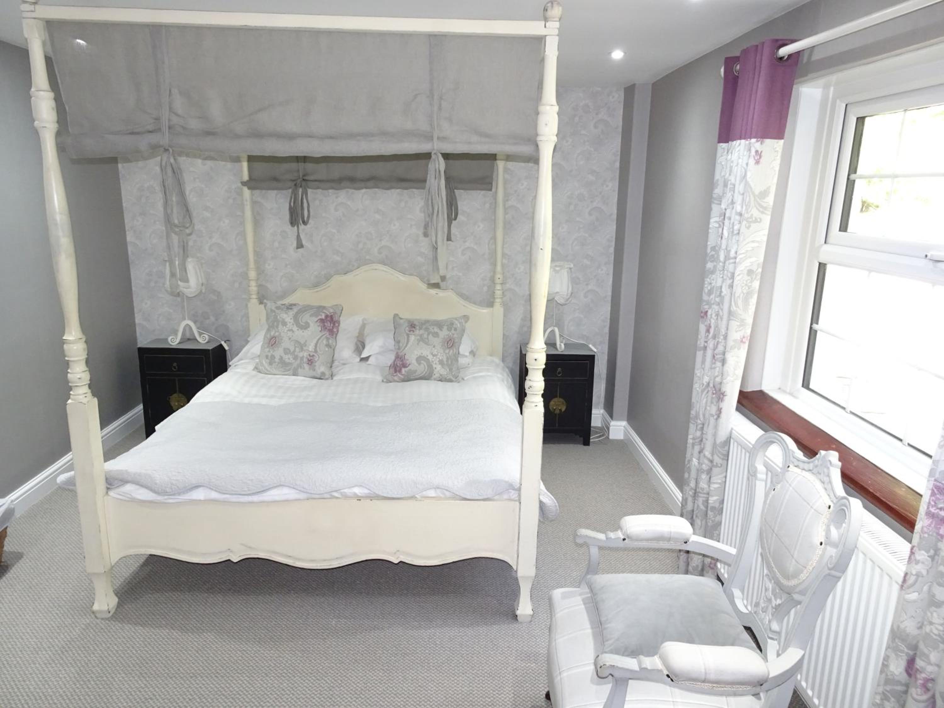 Deluxe King Room - Photo 1