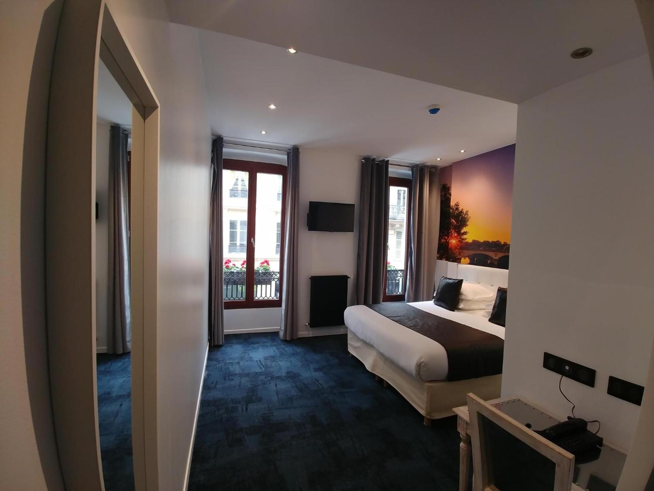 Large Double or Twin Room