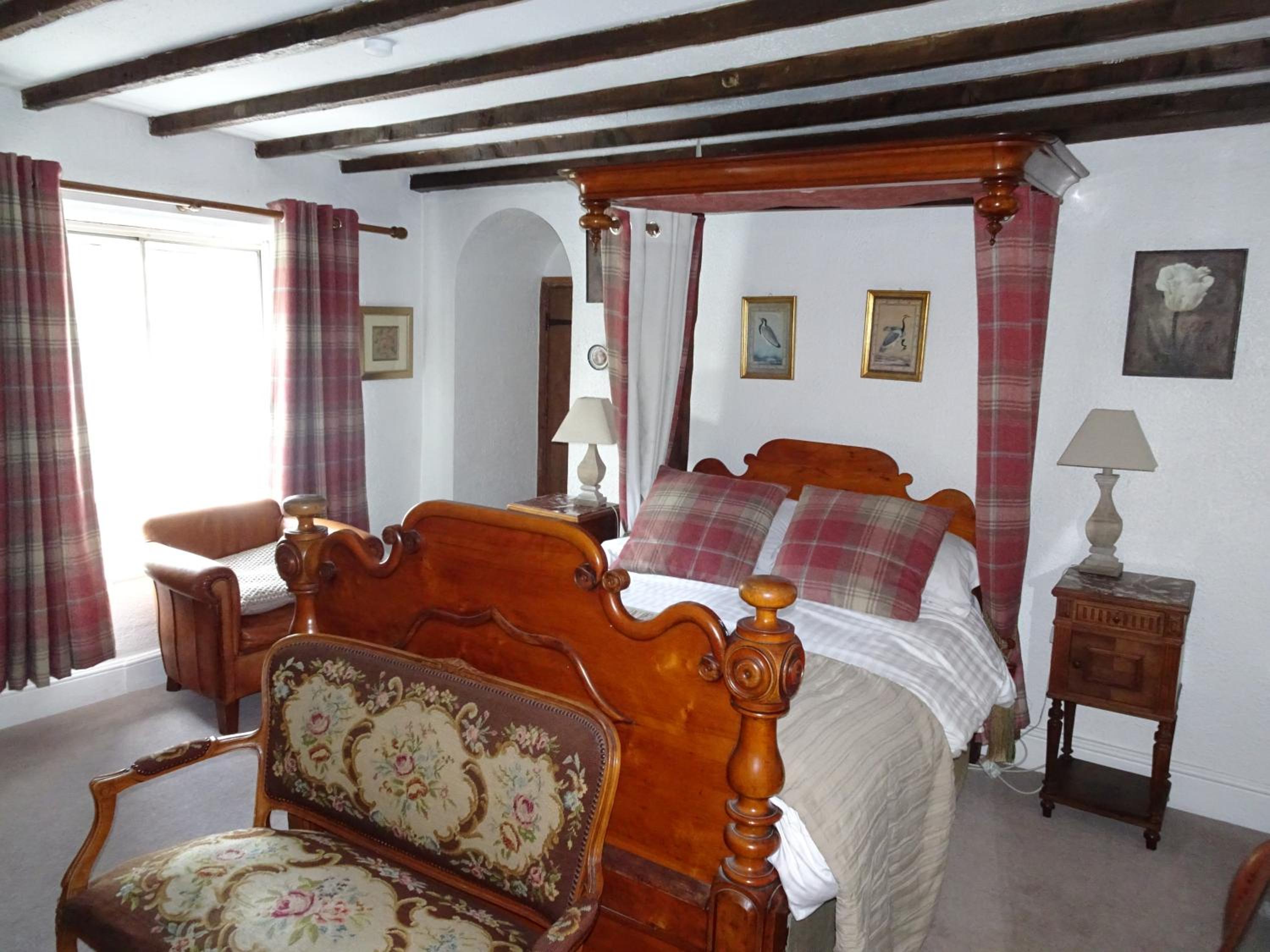 Double Room with Four Poster Bed photo 2