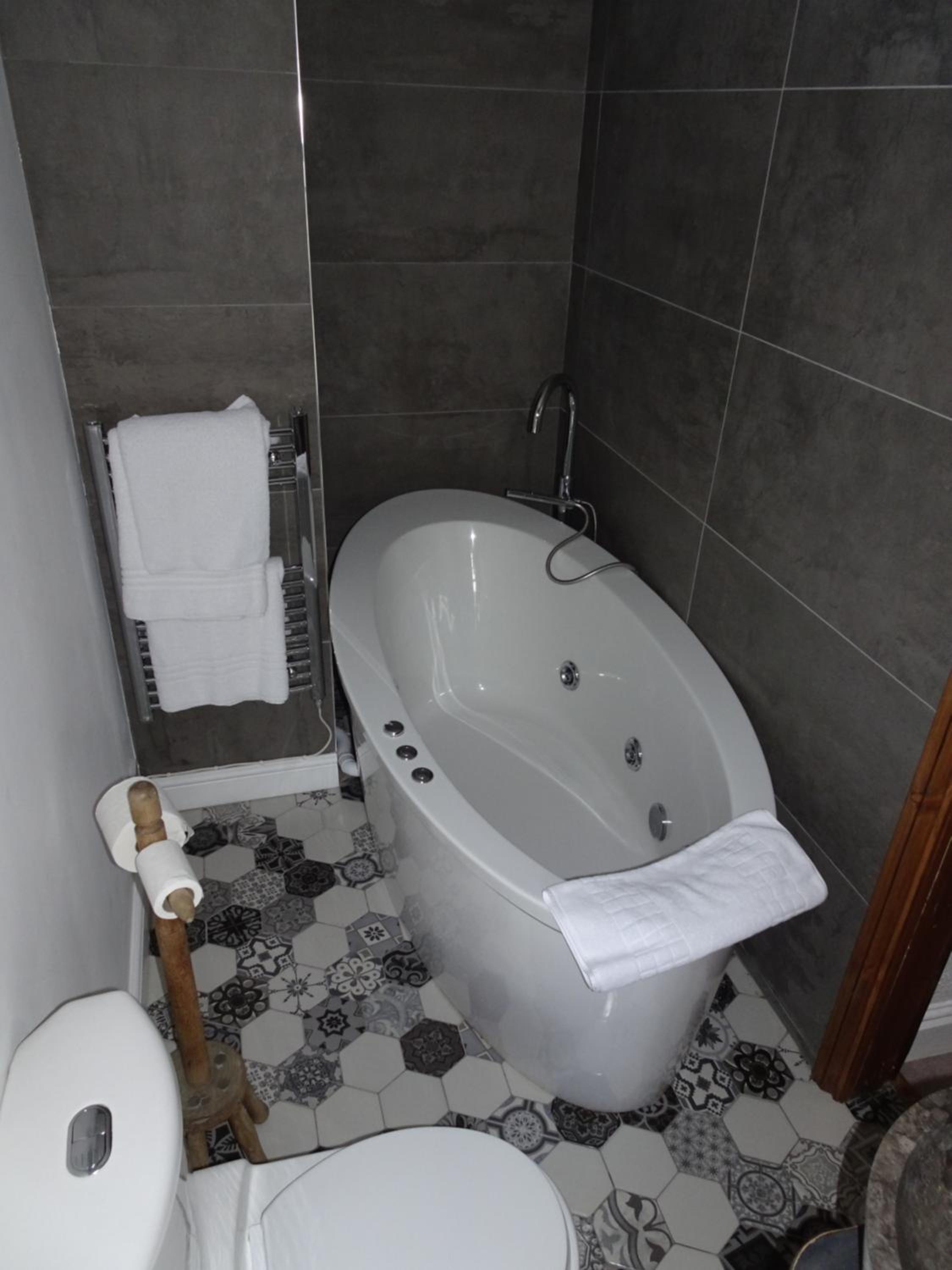 Double Room with Four Poster Bed photo 3