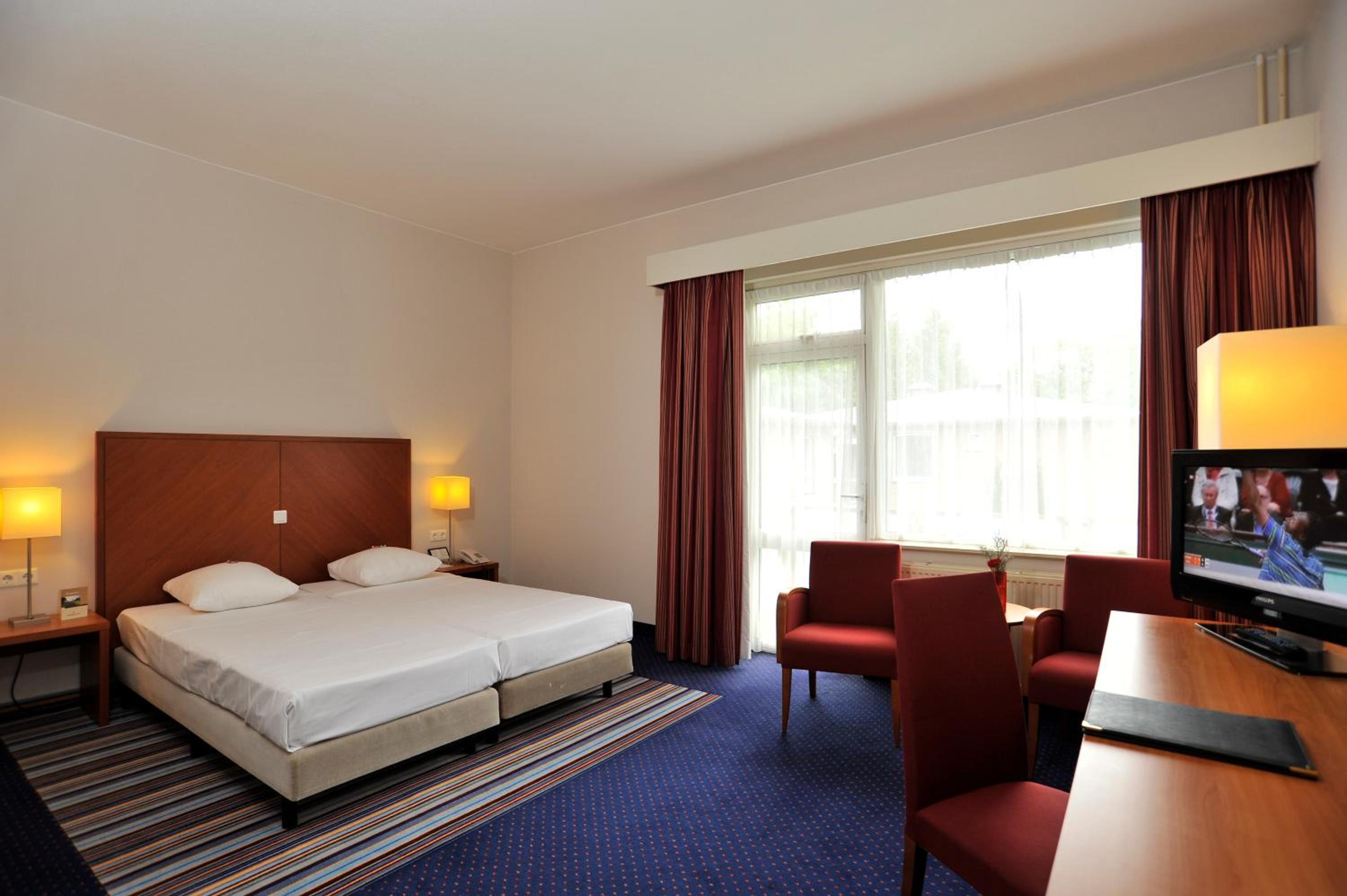 Spacious Comfort Double Room with Balcony - Photo 1