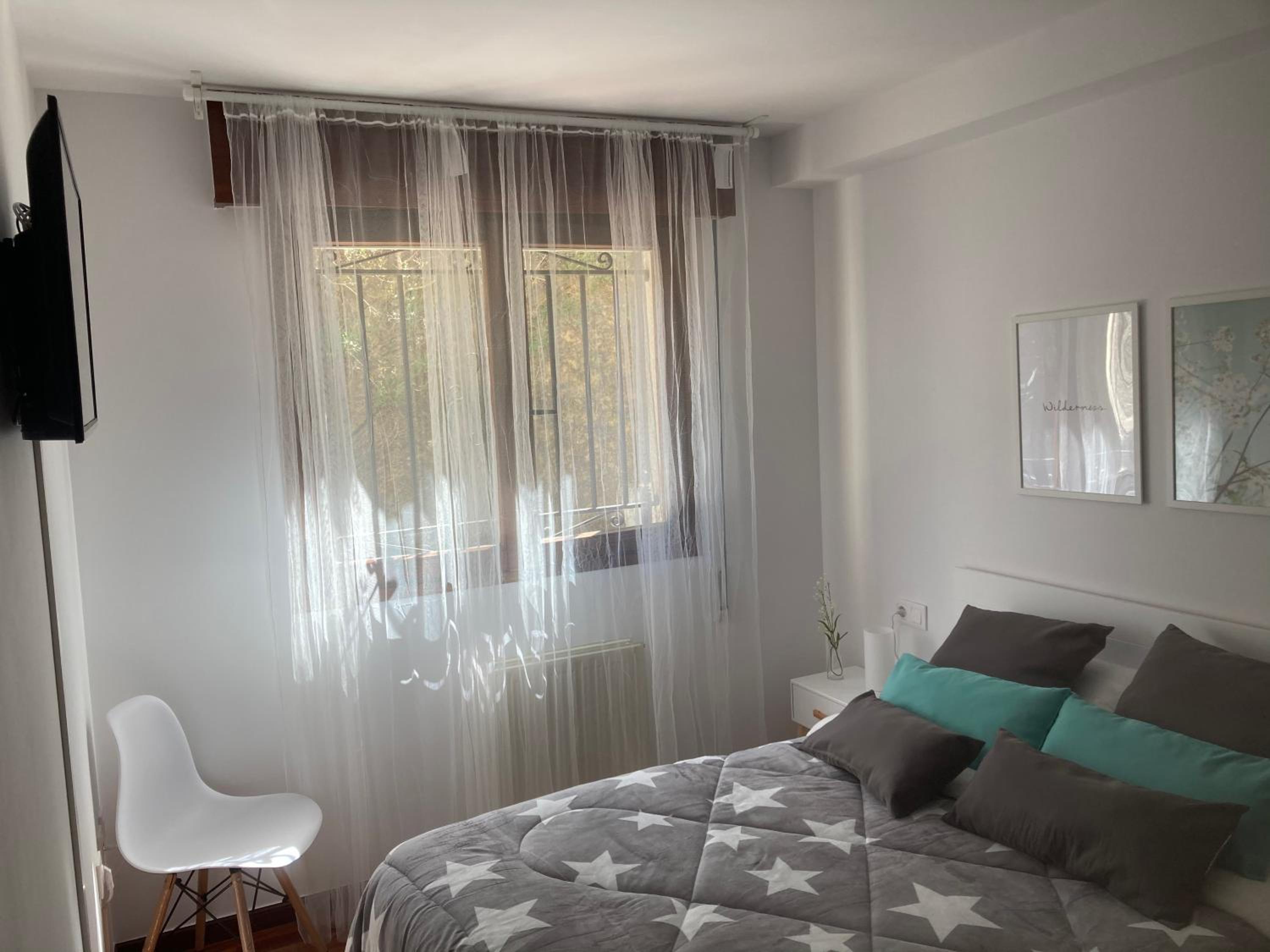 One-Bedroom Apartment photo 2