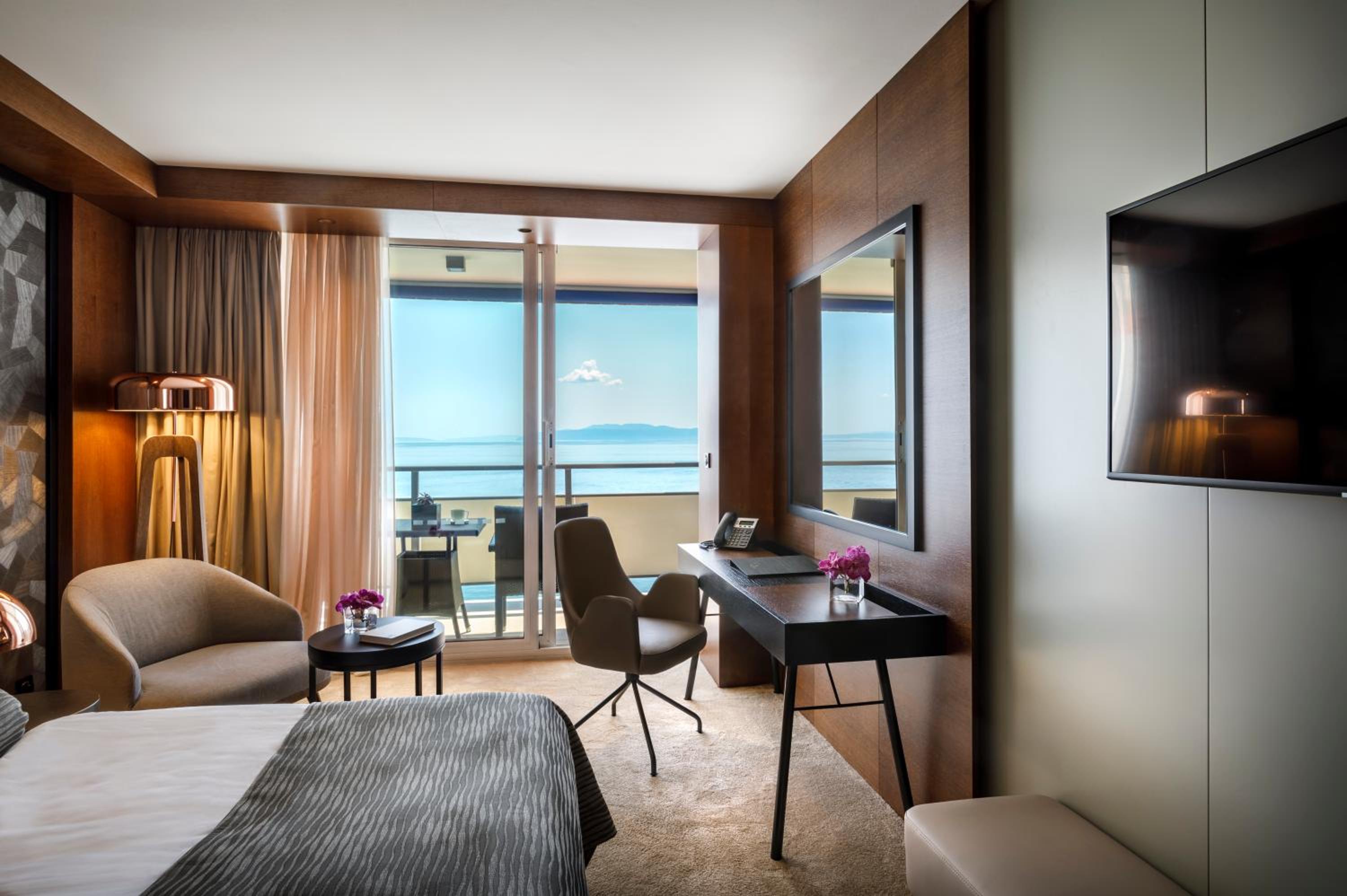 Superior Double or Twin Room with Sea View - Photo 3