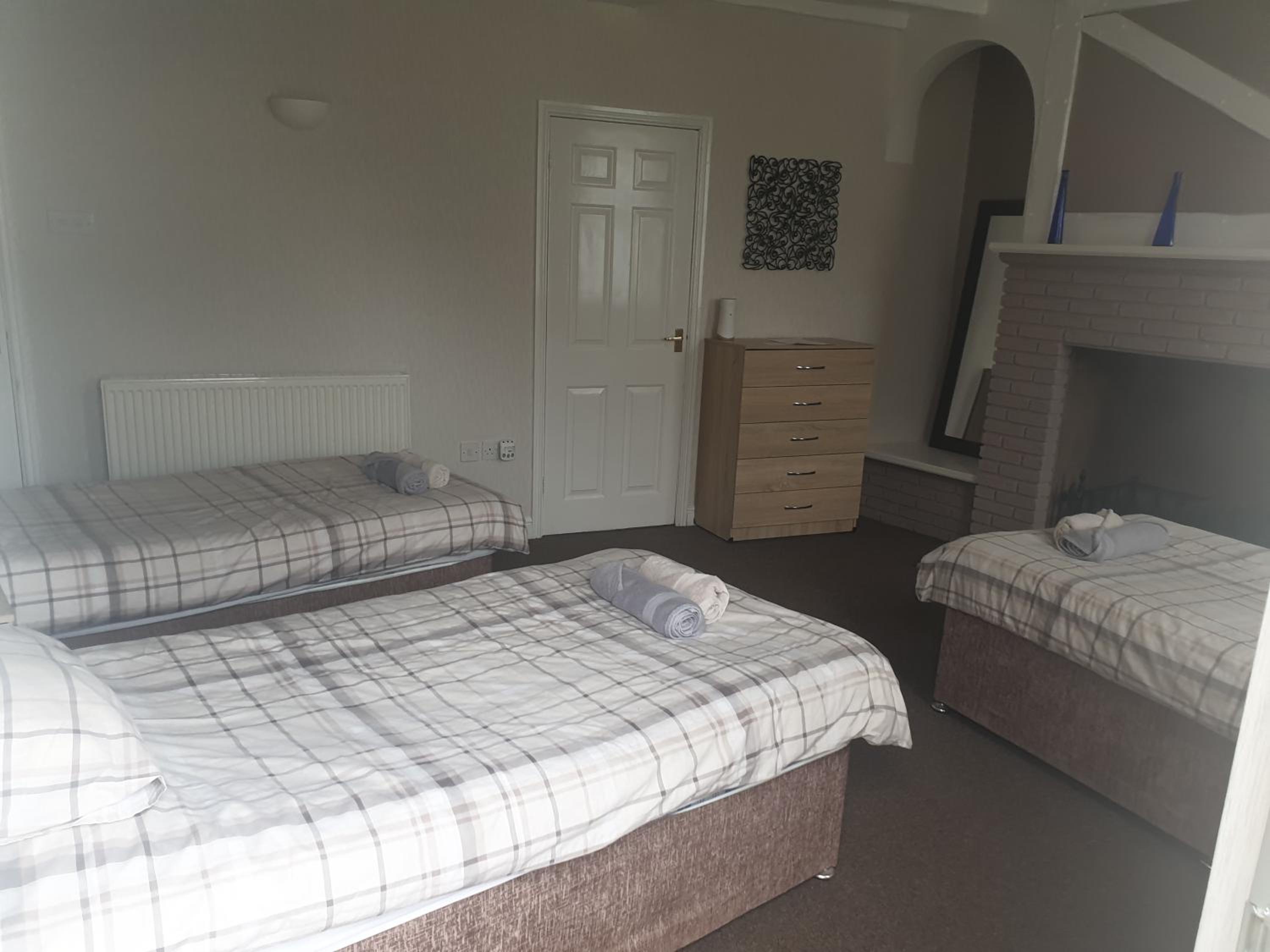 Triple Room with Private Bathroom photo 1