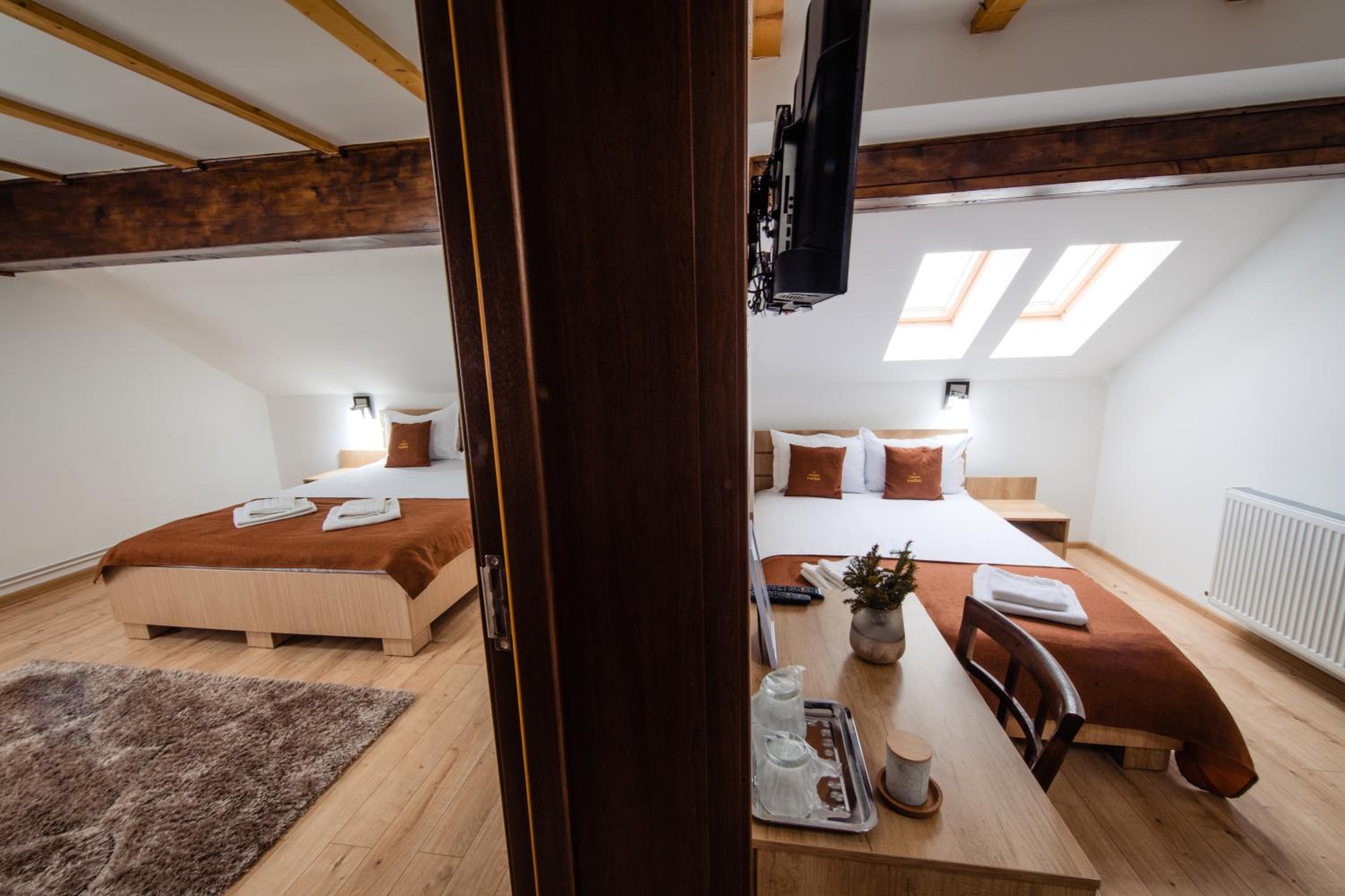 Deluxe Suite - Photo 2