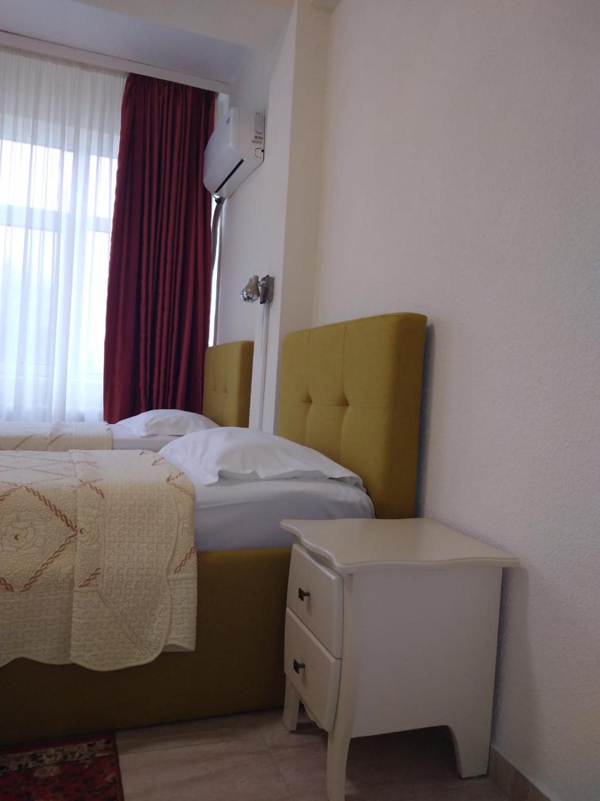 Twin Room - Photo 2