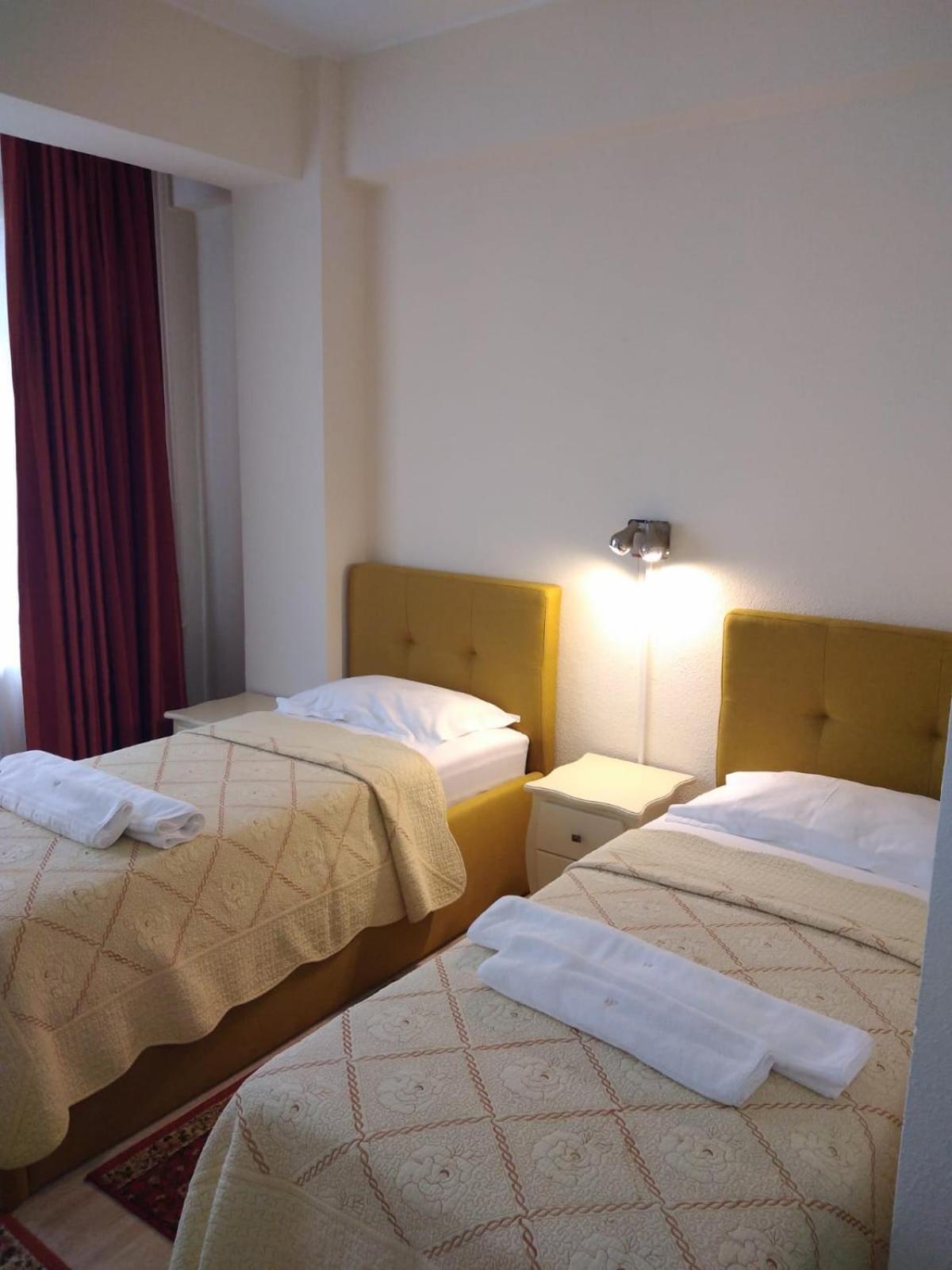 Twin Room - Photo 5