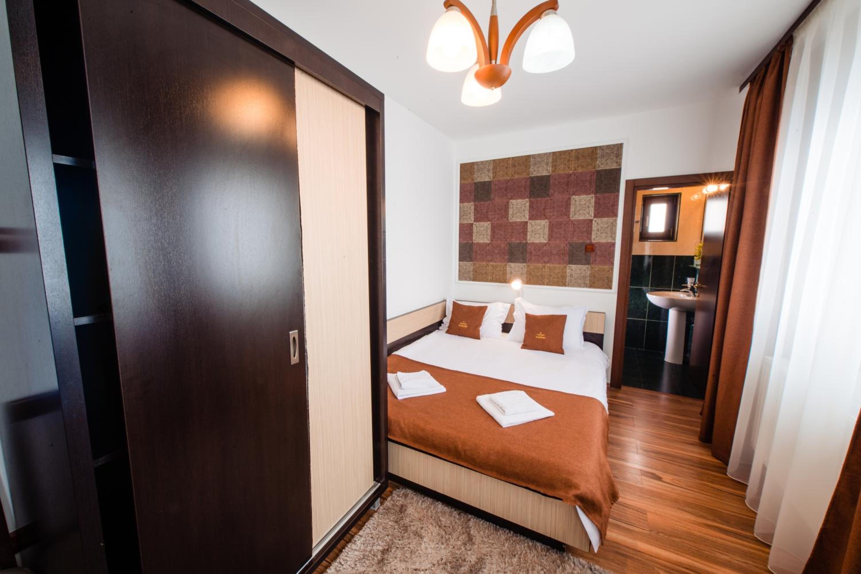 Standard Double Room - Photo 7