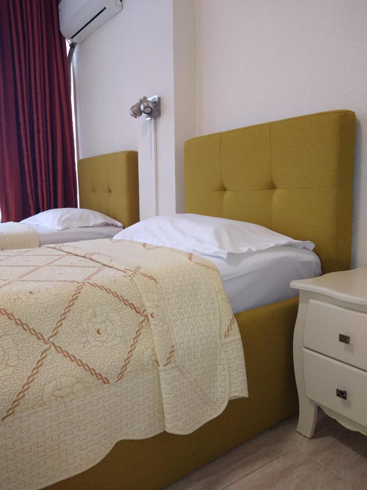 Twin Room - Photo 6