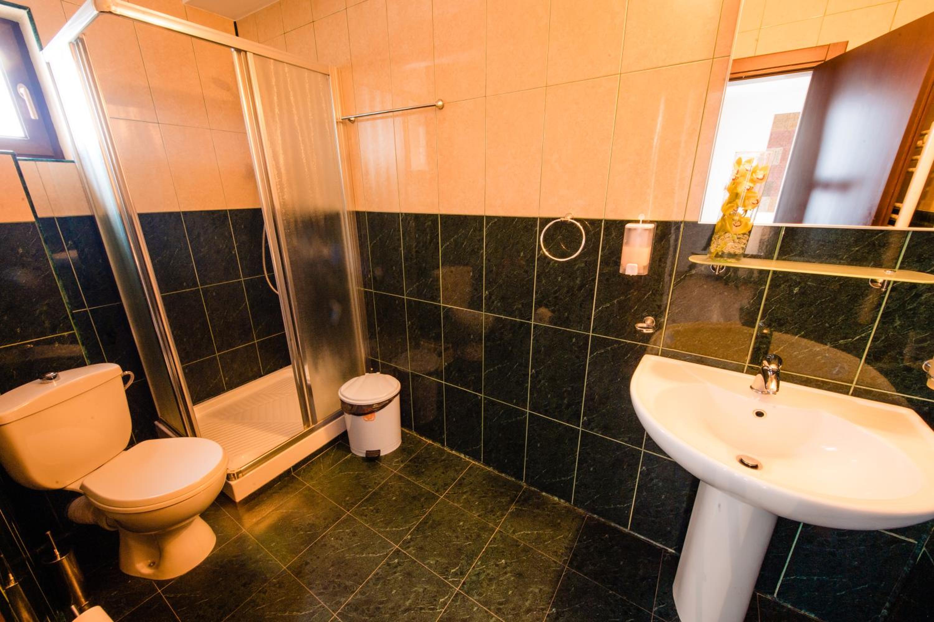 Standard Double Room - Photo 2
