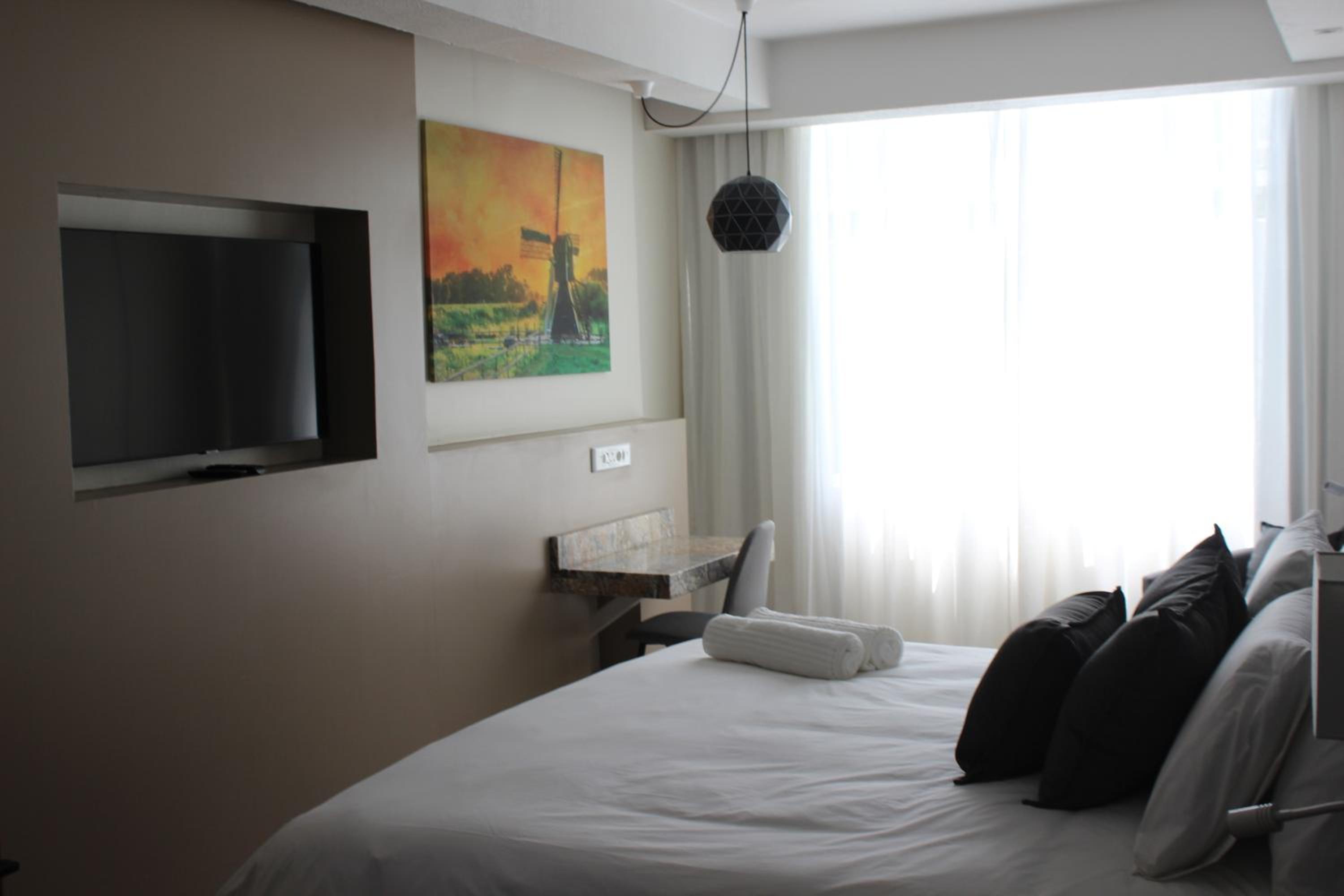 Deluxe King Room photo 3