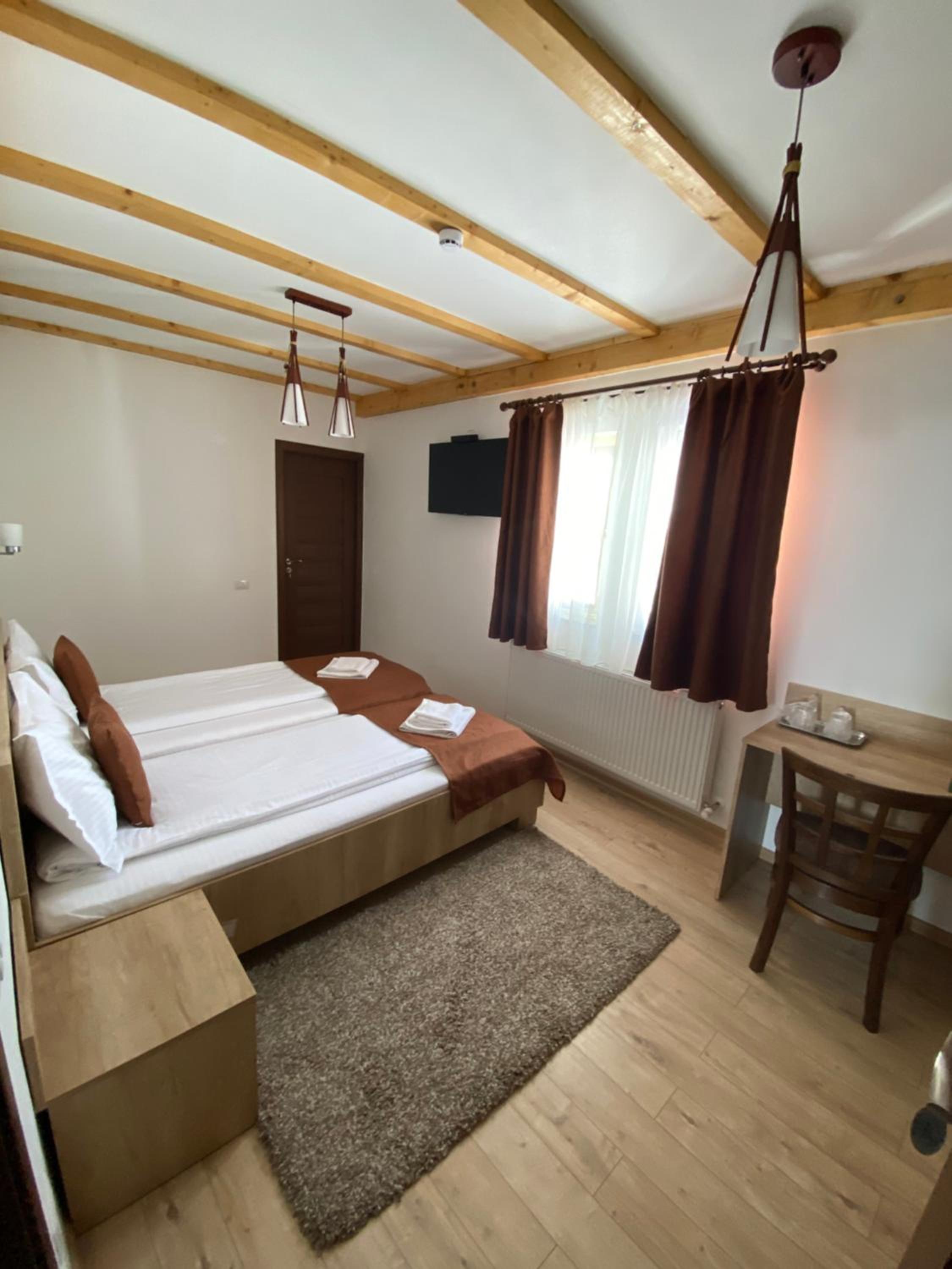Double Room - Photo 2