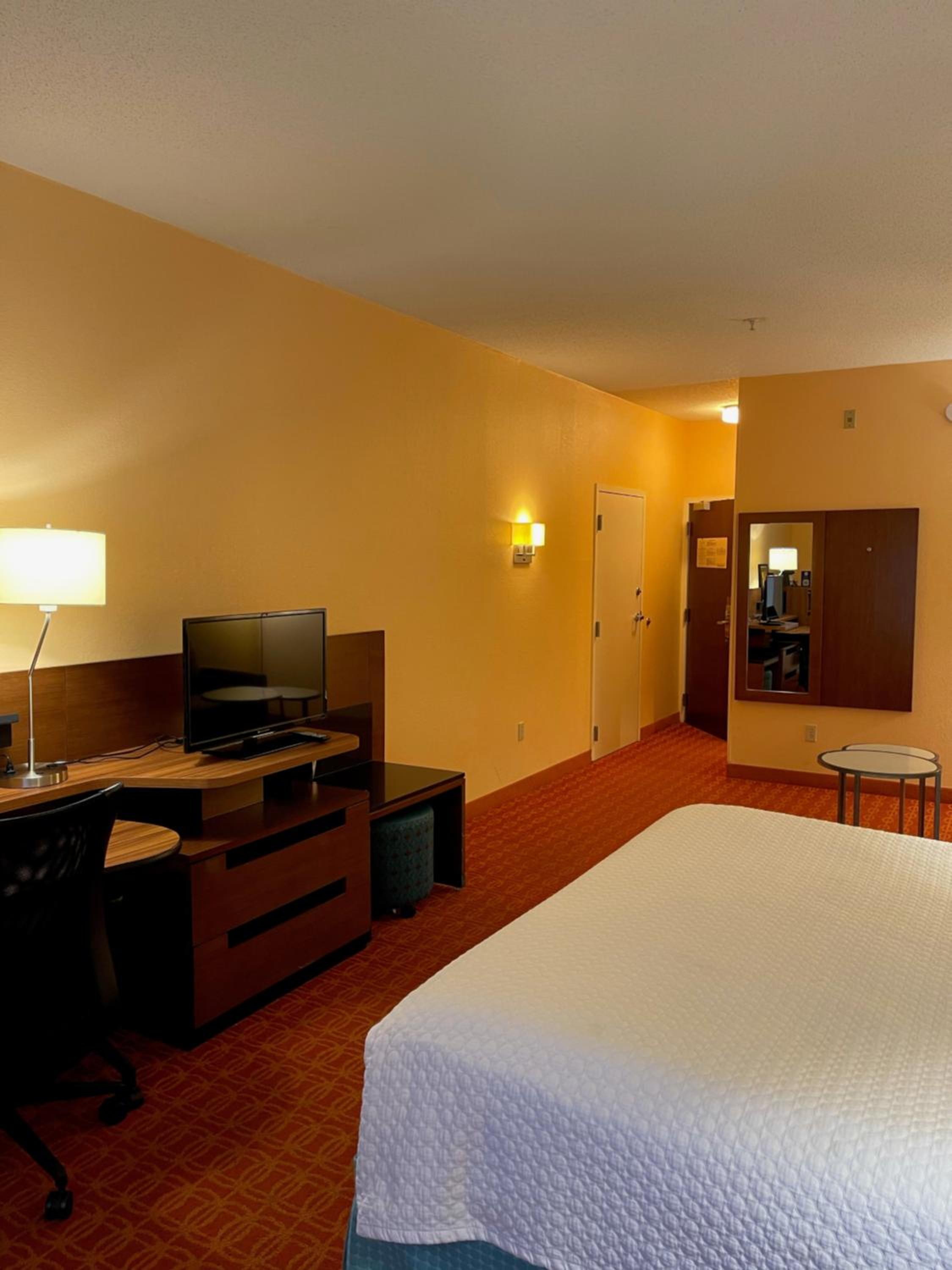 King Studio Suite - Non-Smoking - Photo 4