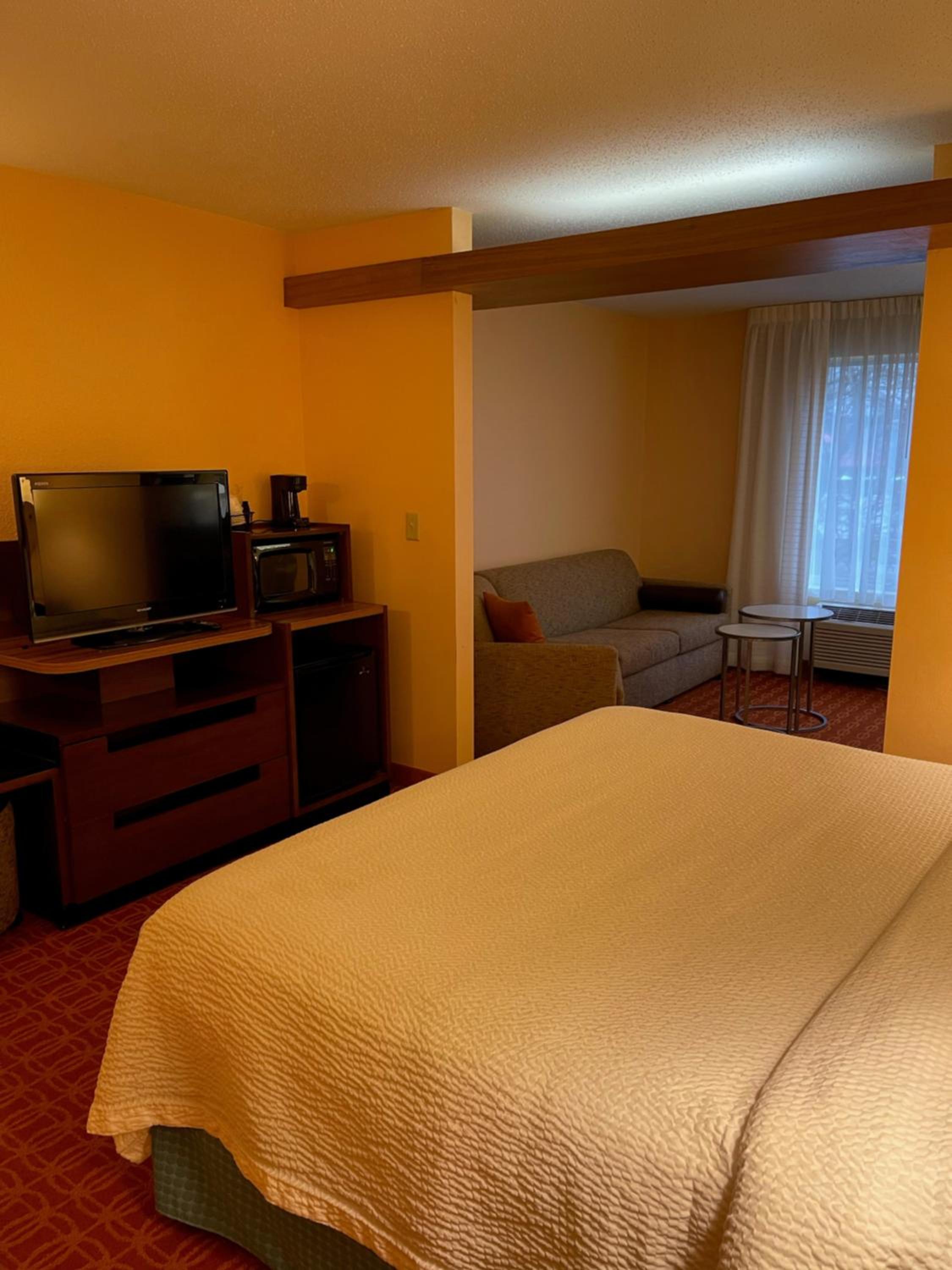 Deluxe King Studio Suite - Non-Smoking - Photo 6