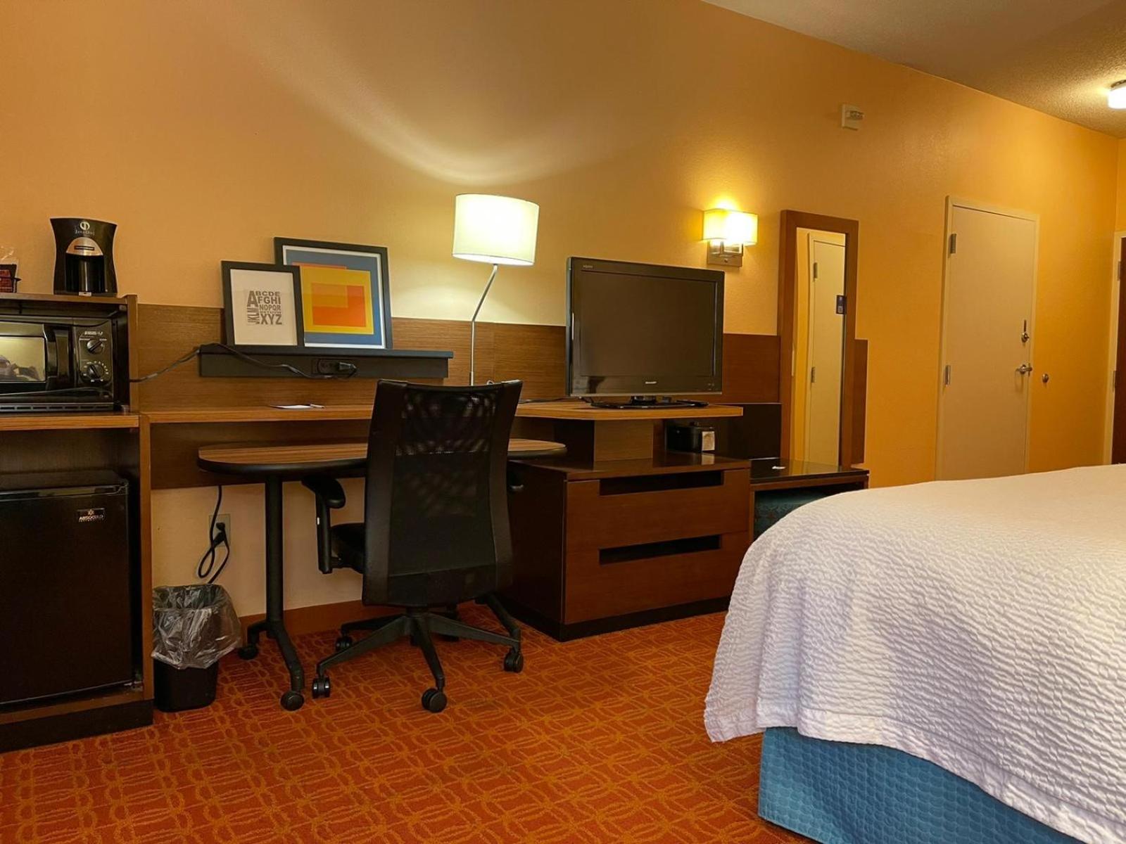 King Room - Mobility Access/Non-Smoking - Photo 1