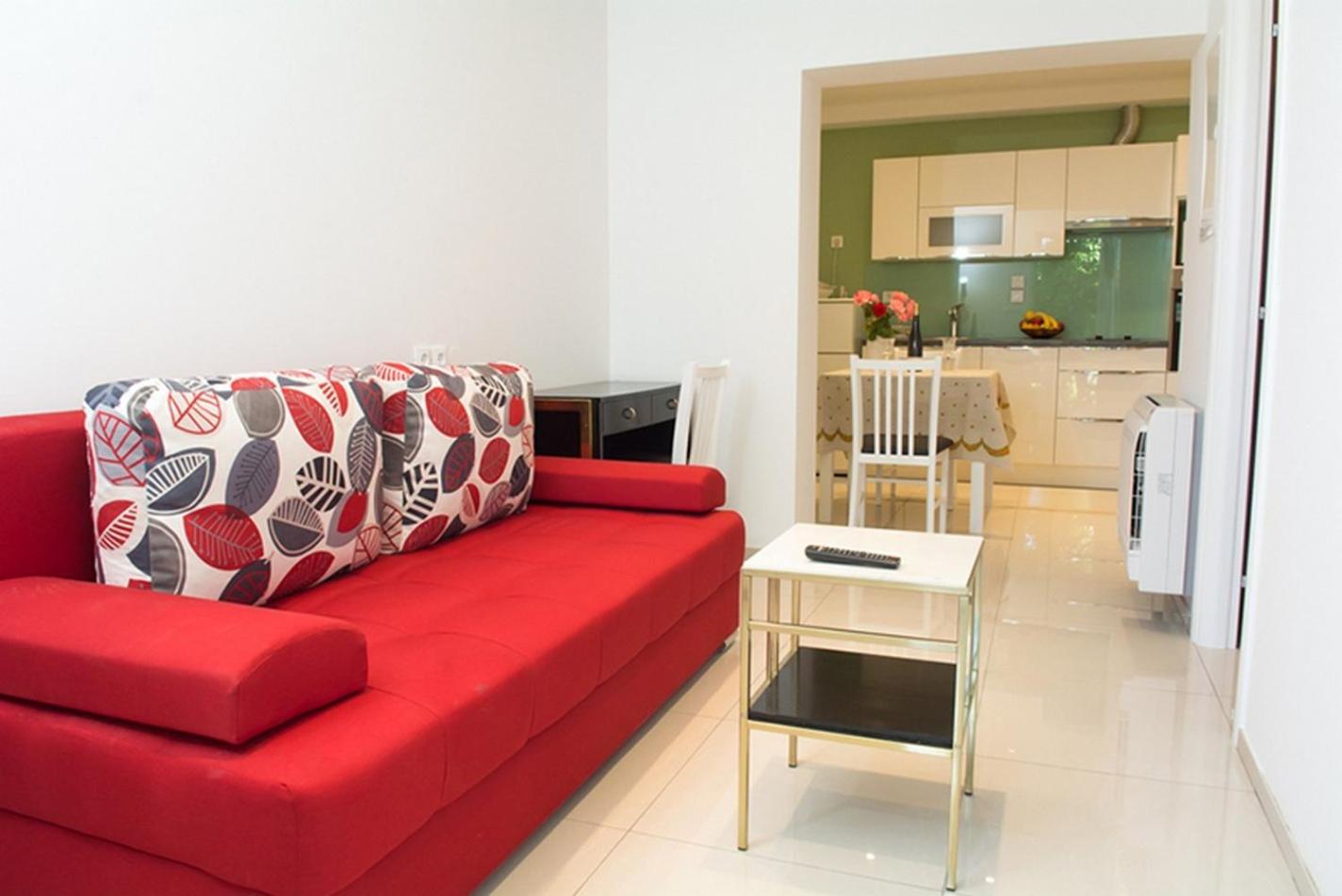 One-Bedroom Apartment with Terrace