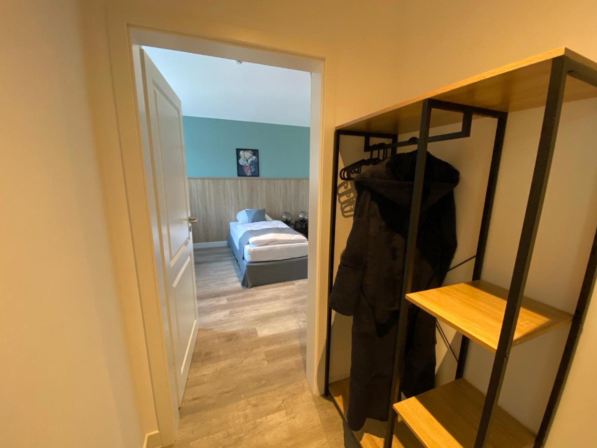 Apartment With Shower photo 2