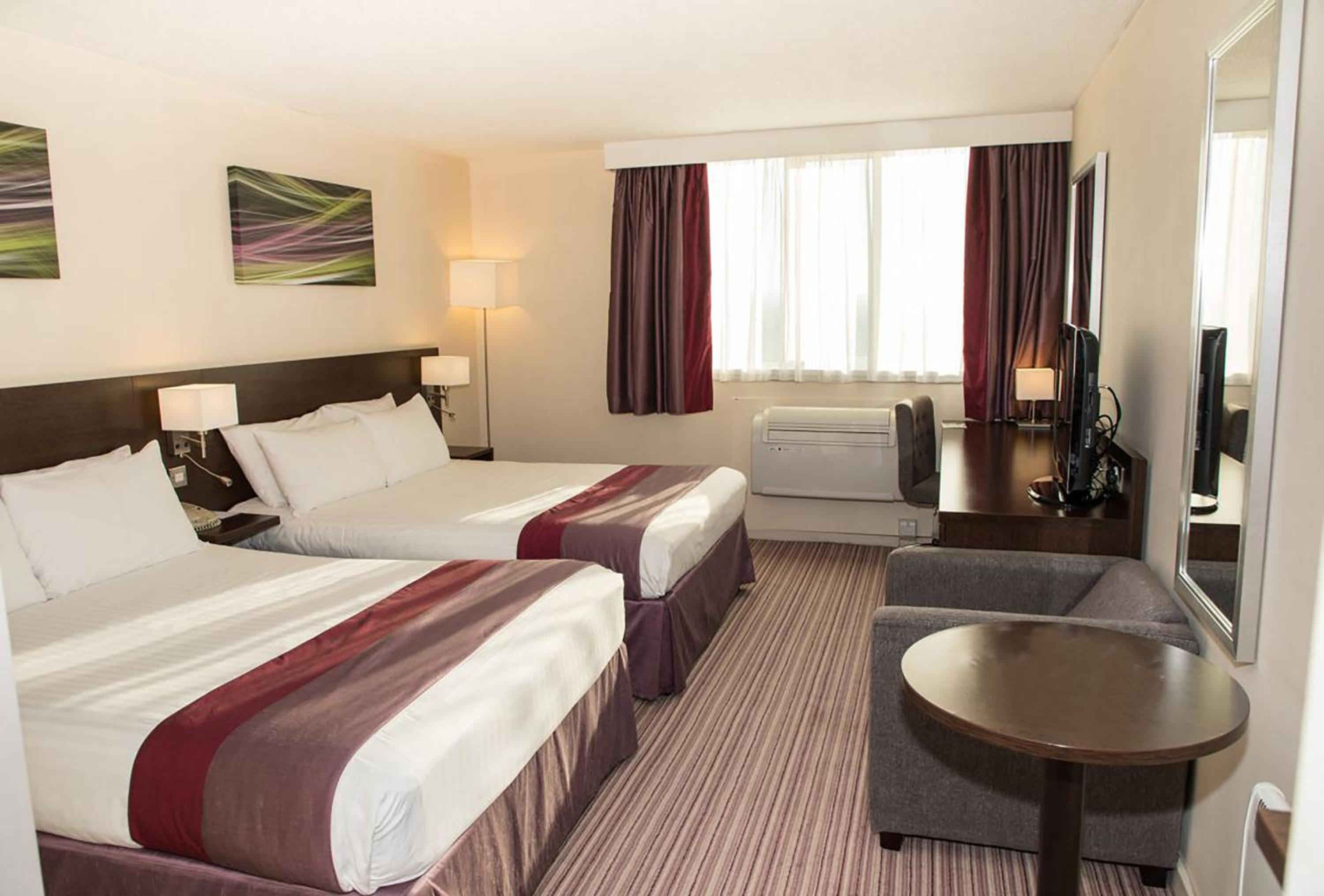 Standard Double Room with Two Double Beds - Photo 2