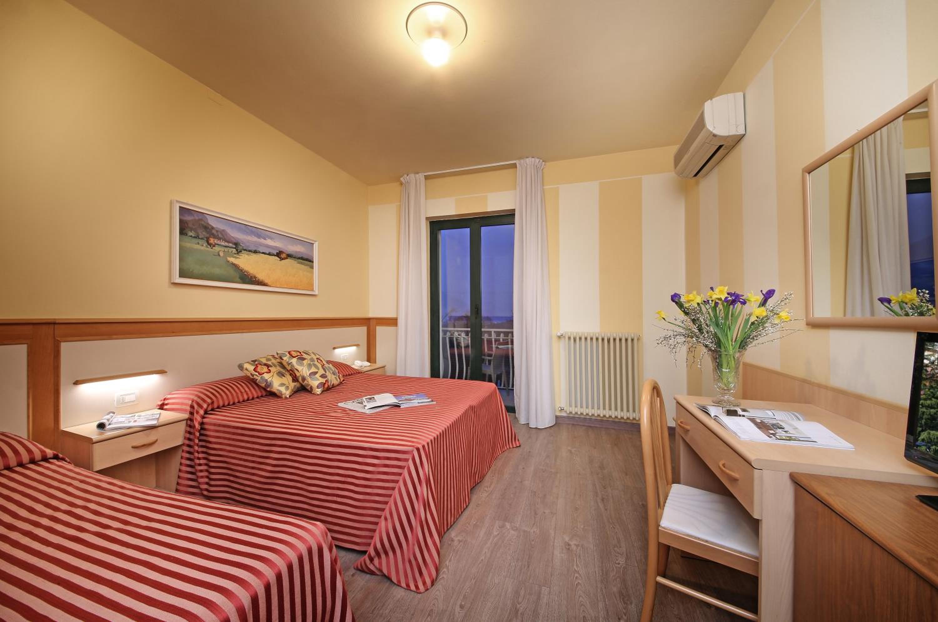Comfort Triple Room photo 2