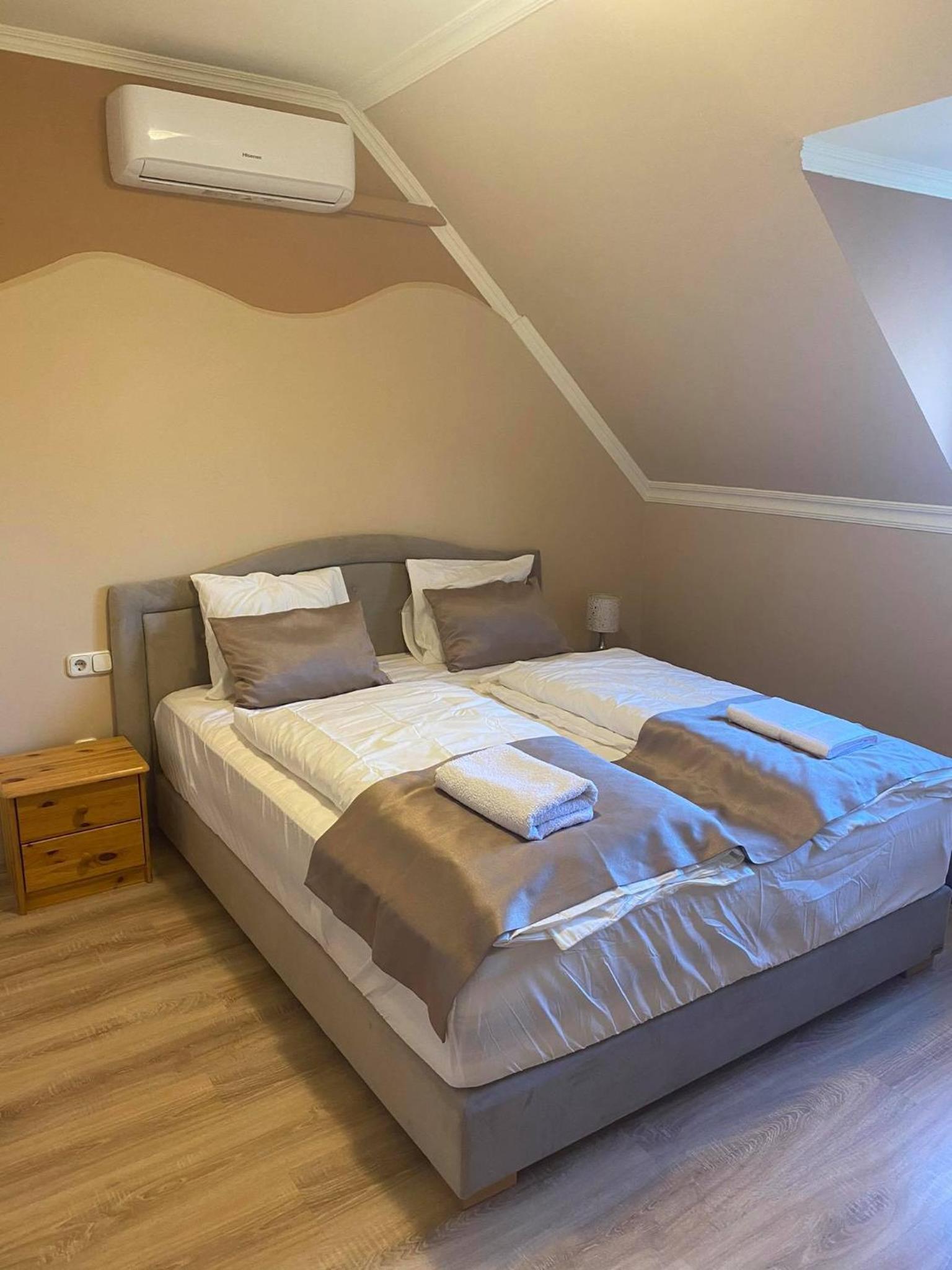 Superior Double or Twin Room with Lake View - Photo 5