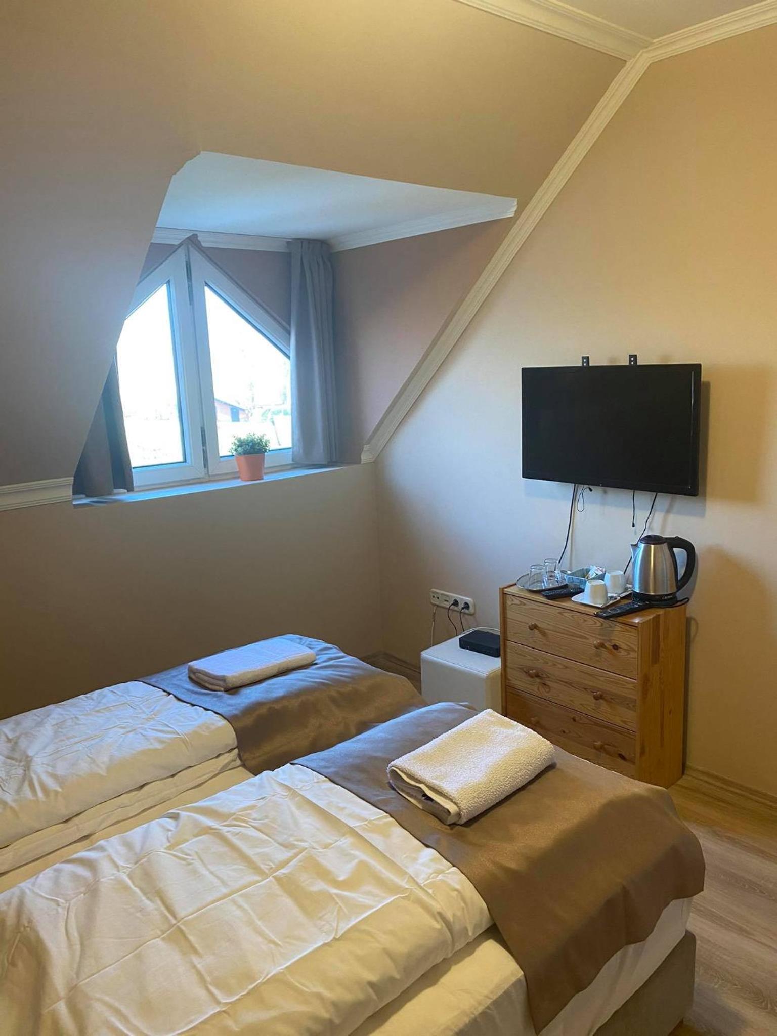 Triple Room with Lake View - Photo 7