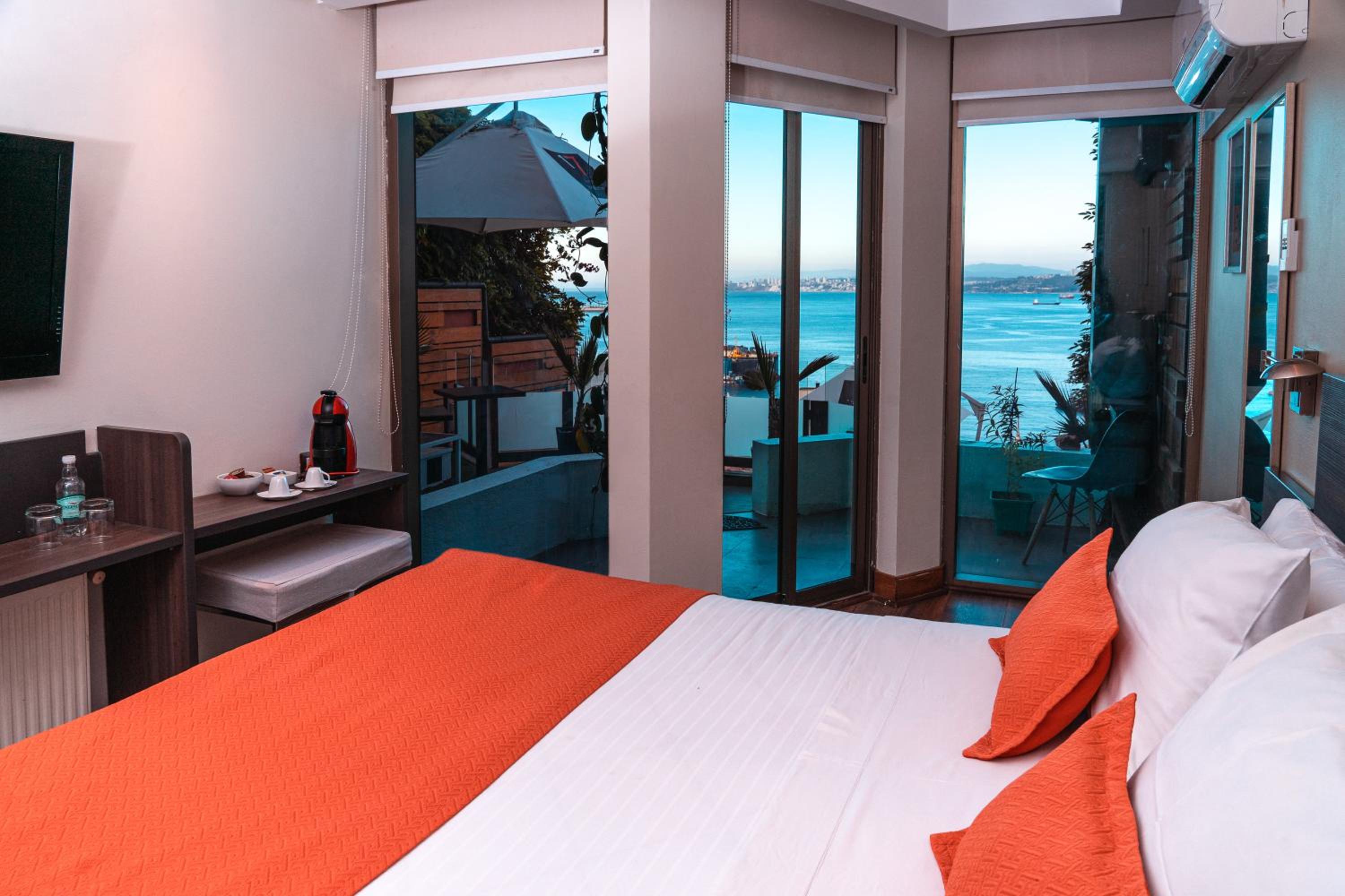 Double Room with Sea View and Shared Terrace