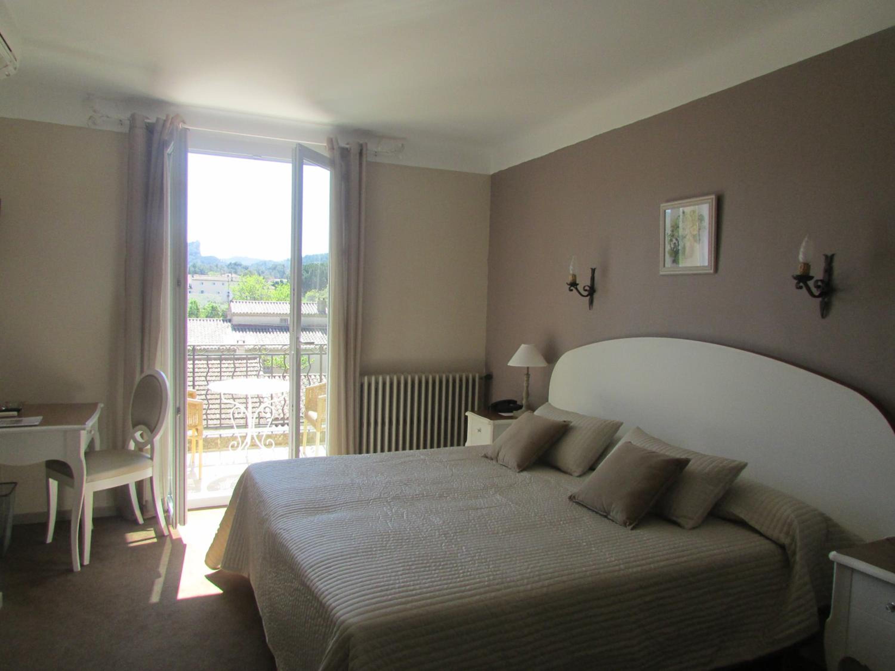 Superior Double Room With Terrace or Balcony - Photo 3