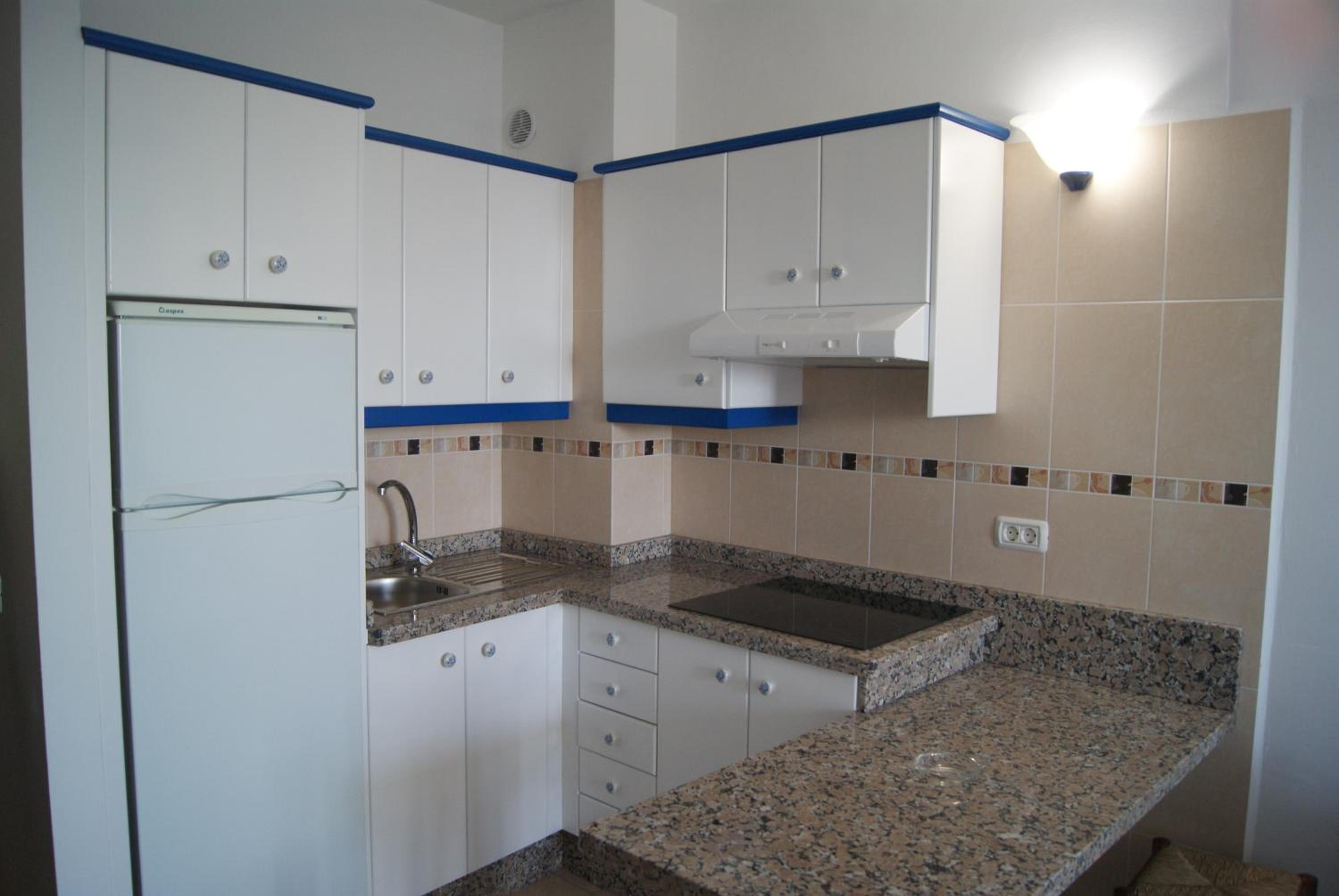 Studio with Balcony and Sea Views- No. 3 photo 2