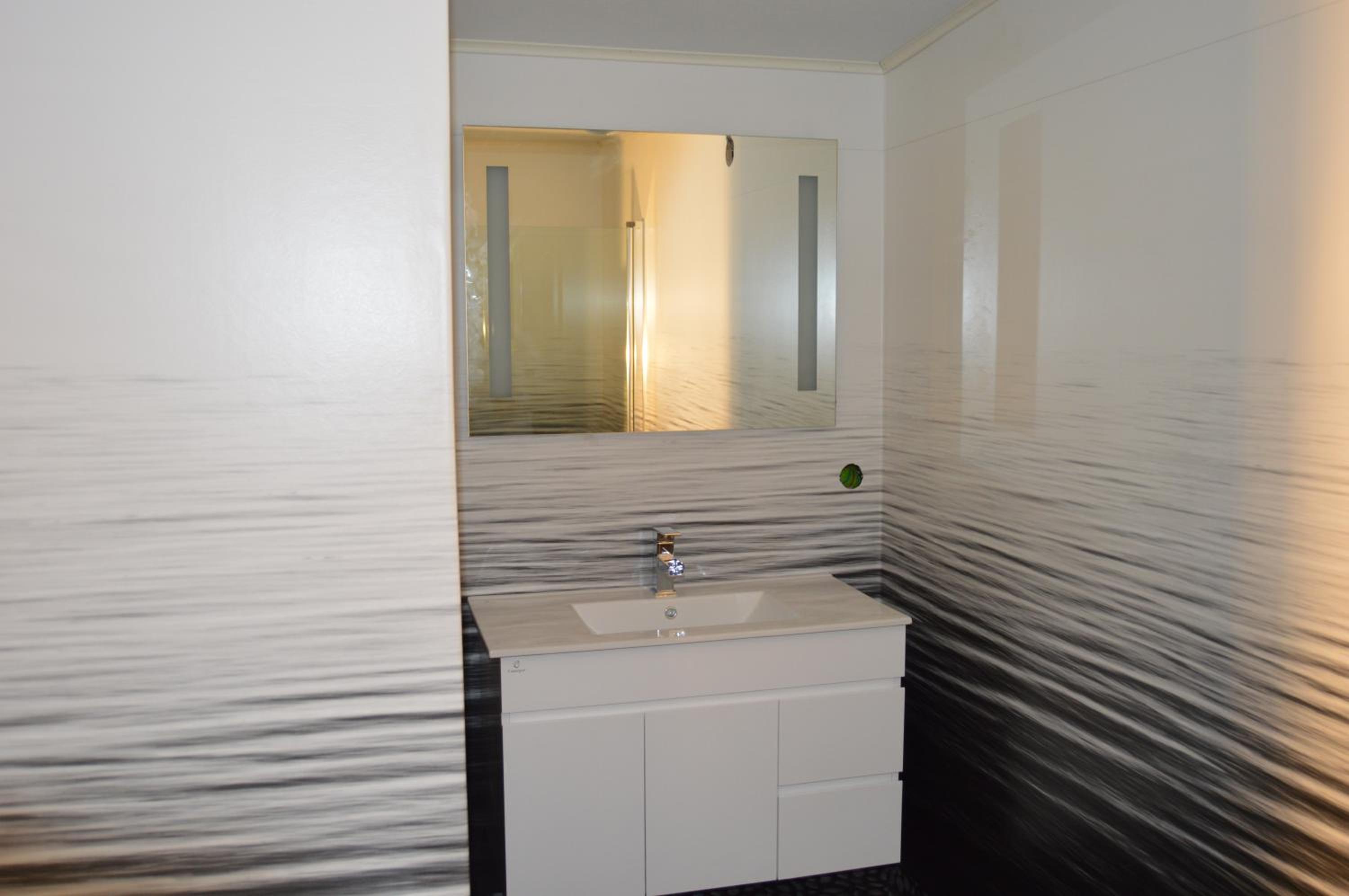 One-Bedroom Apartment with Ocean View photo 3