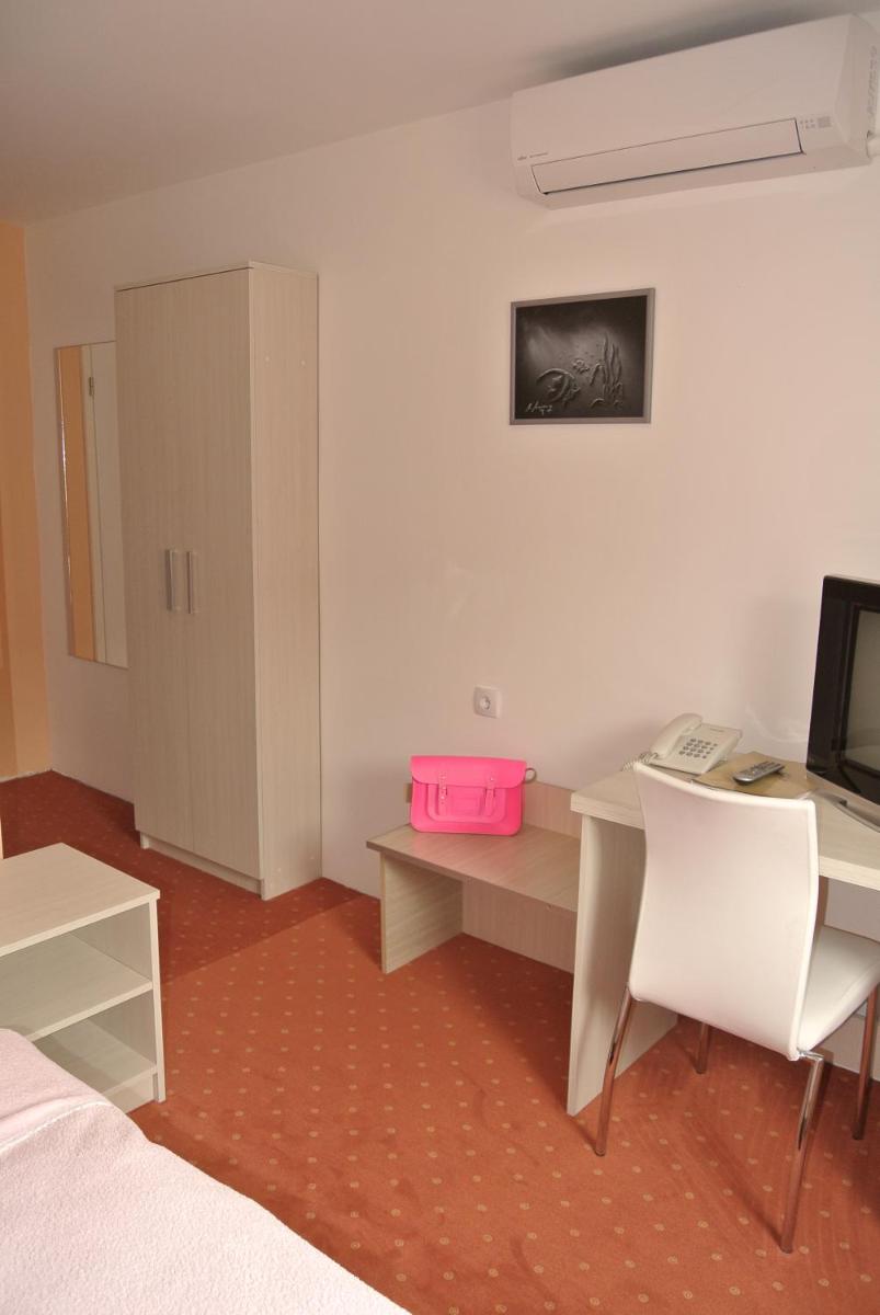 Single Room photo 3