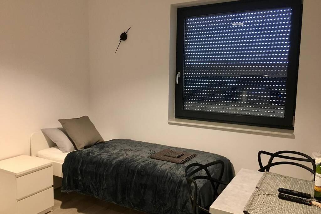 One-Bedroom Apartment - Photo 8