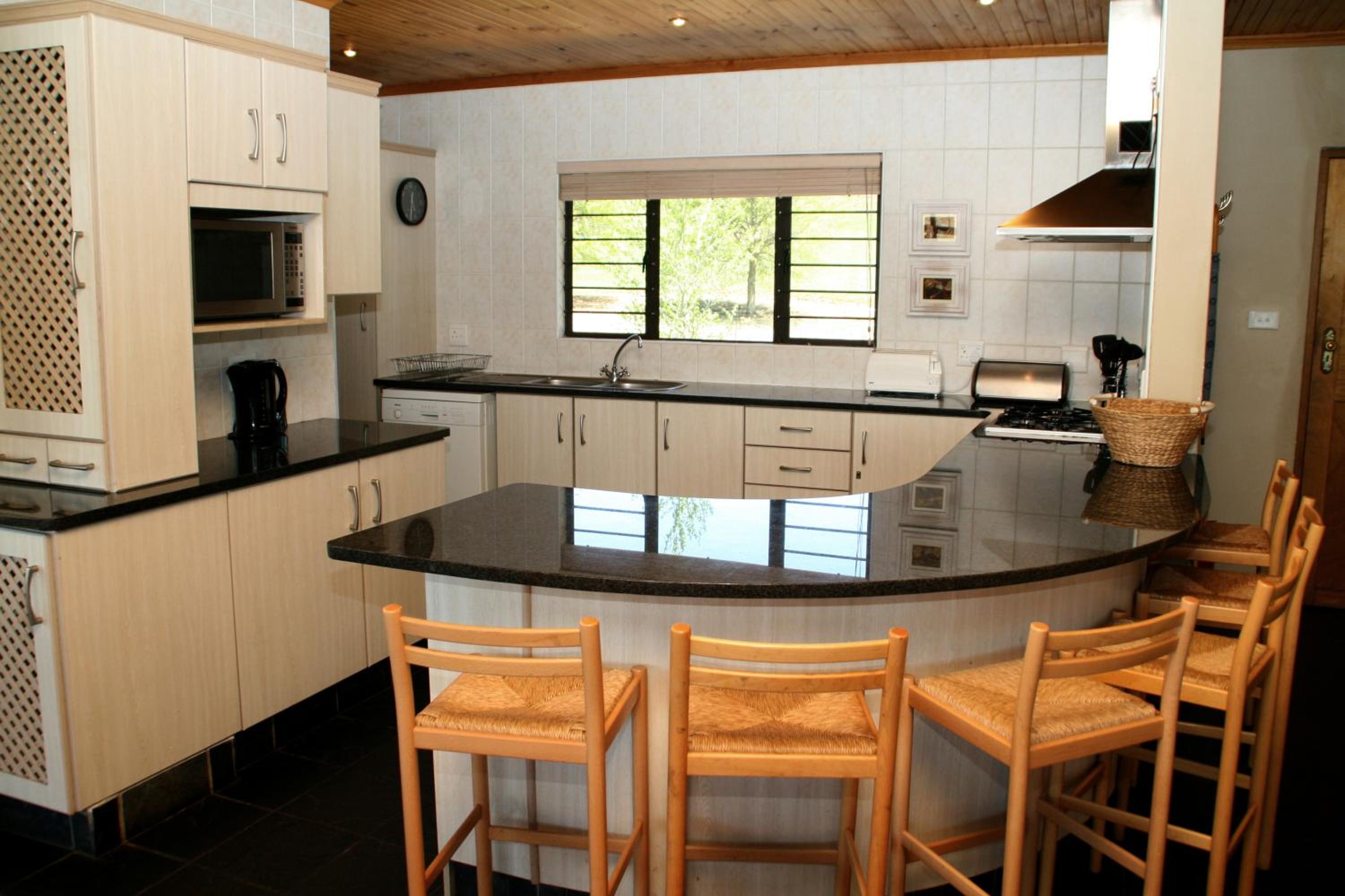 Large Chalet - Rainbow Chalet photo 3