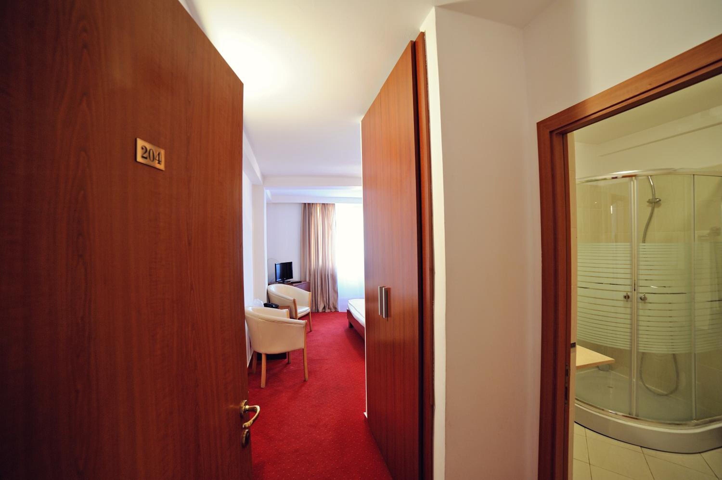 Double Room - Photo 2