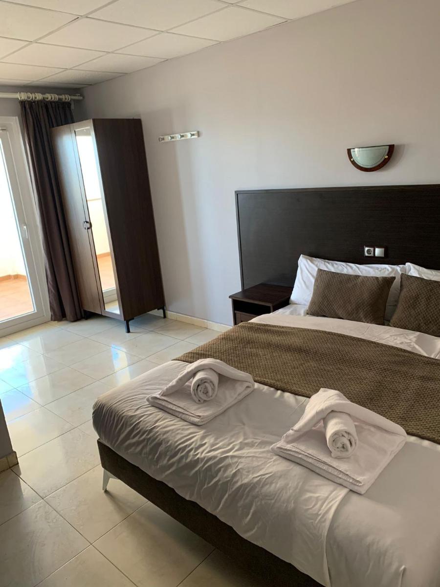 Deluxe Double Room with Side Sea View photo 1