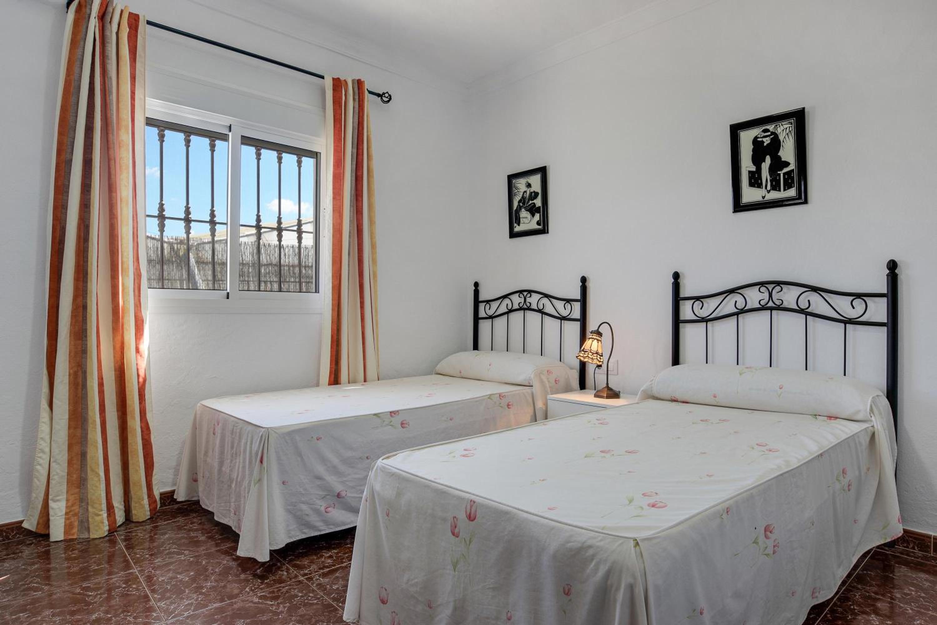 Two-Bedroom House - Photo 24