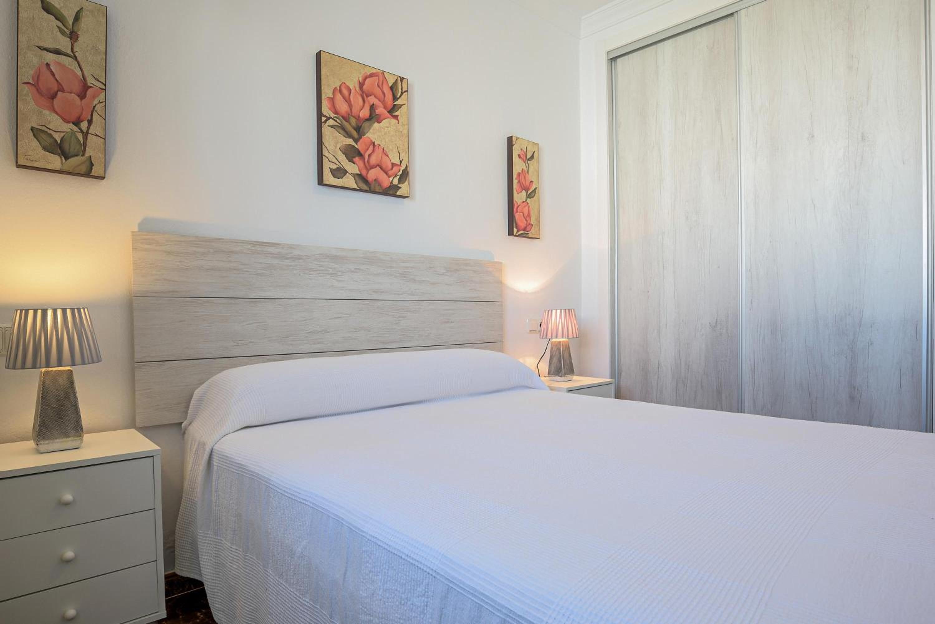 Two-Bedroom House - Photo 12
