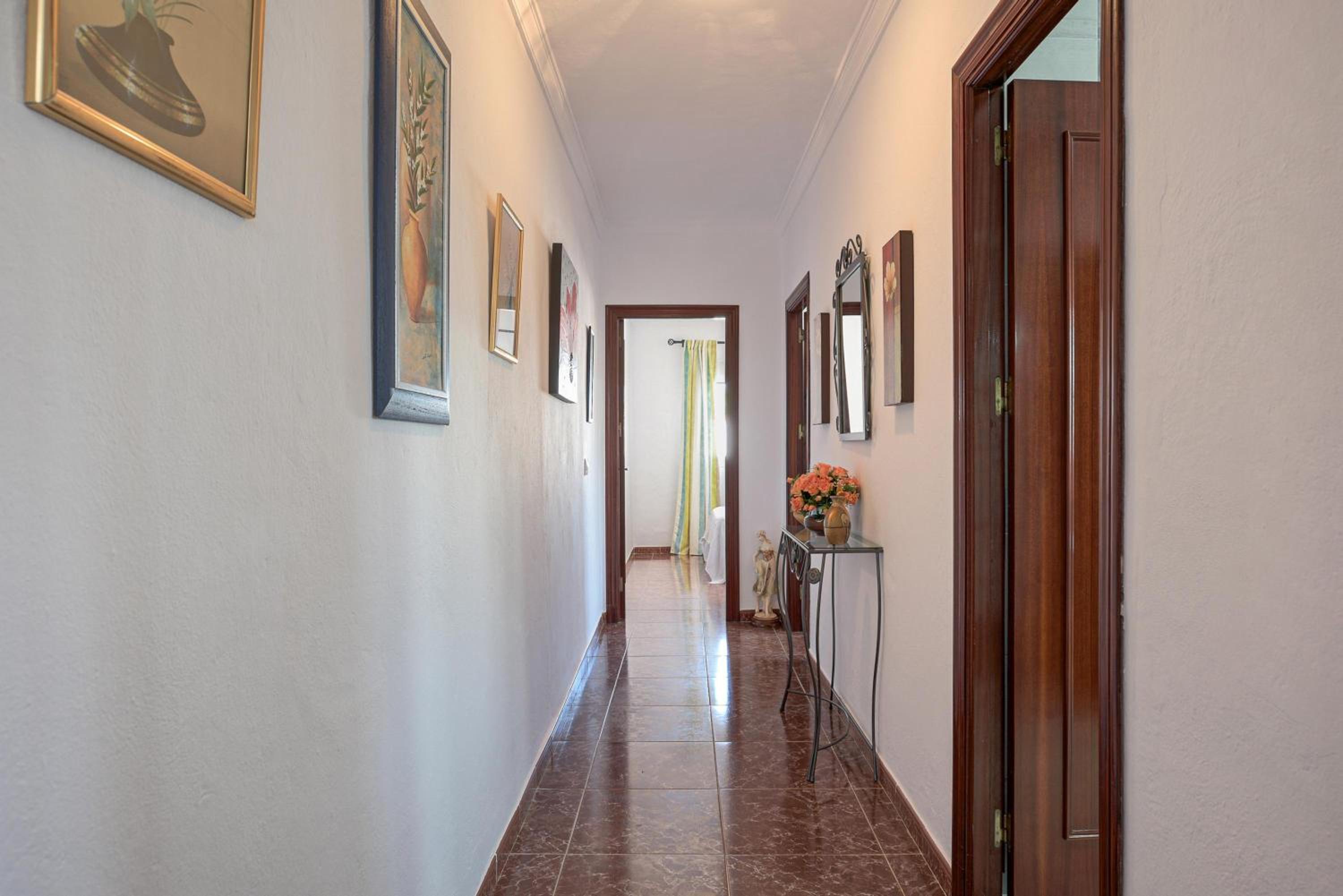 Two-Bedroom House - Photo 8