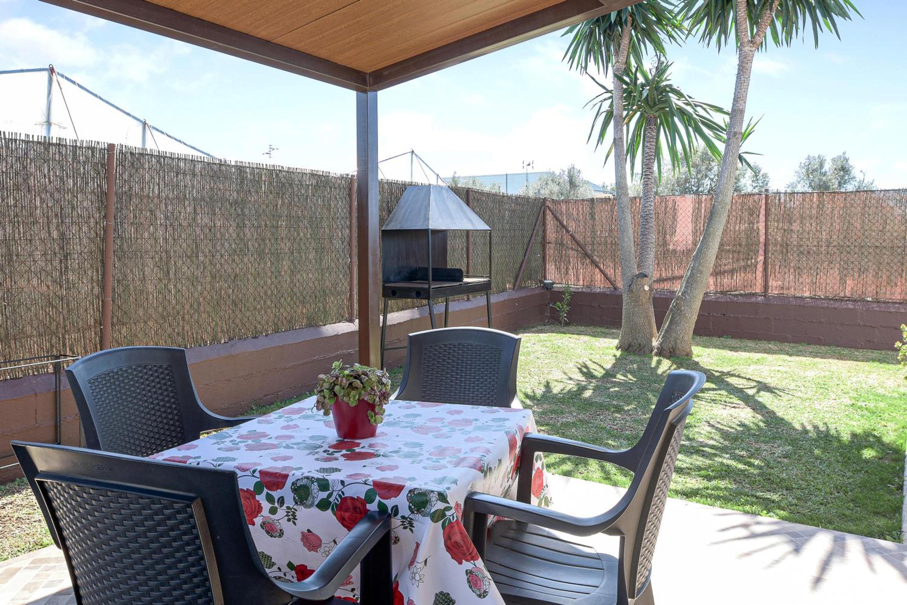 Two-Bedroom House - Photo 17