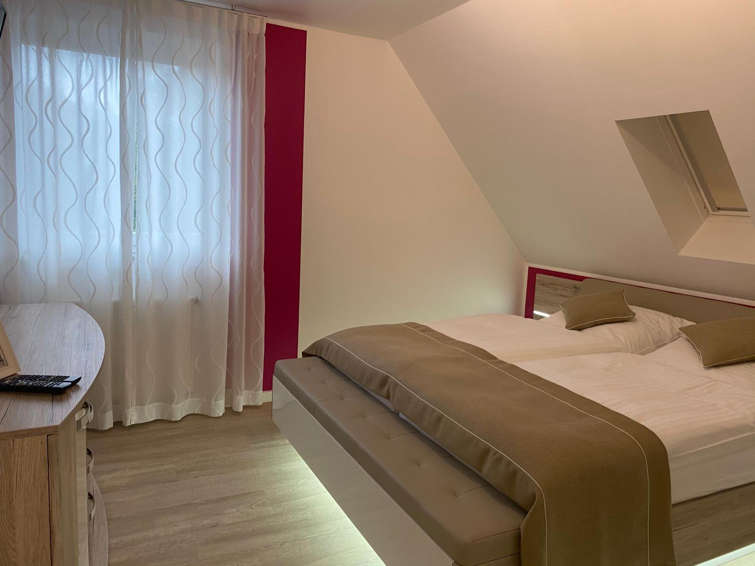 One-Bedroom Apartment - Photo 40