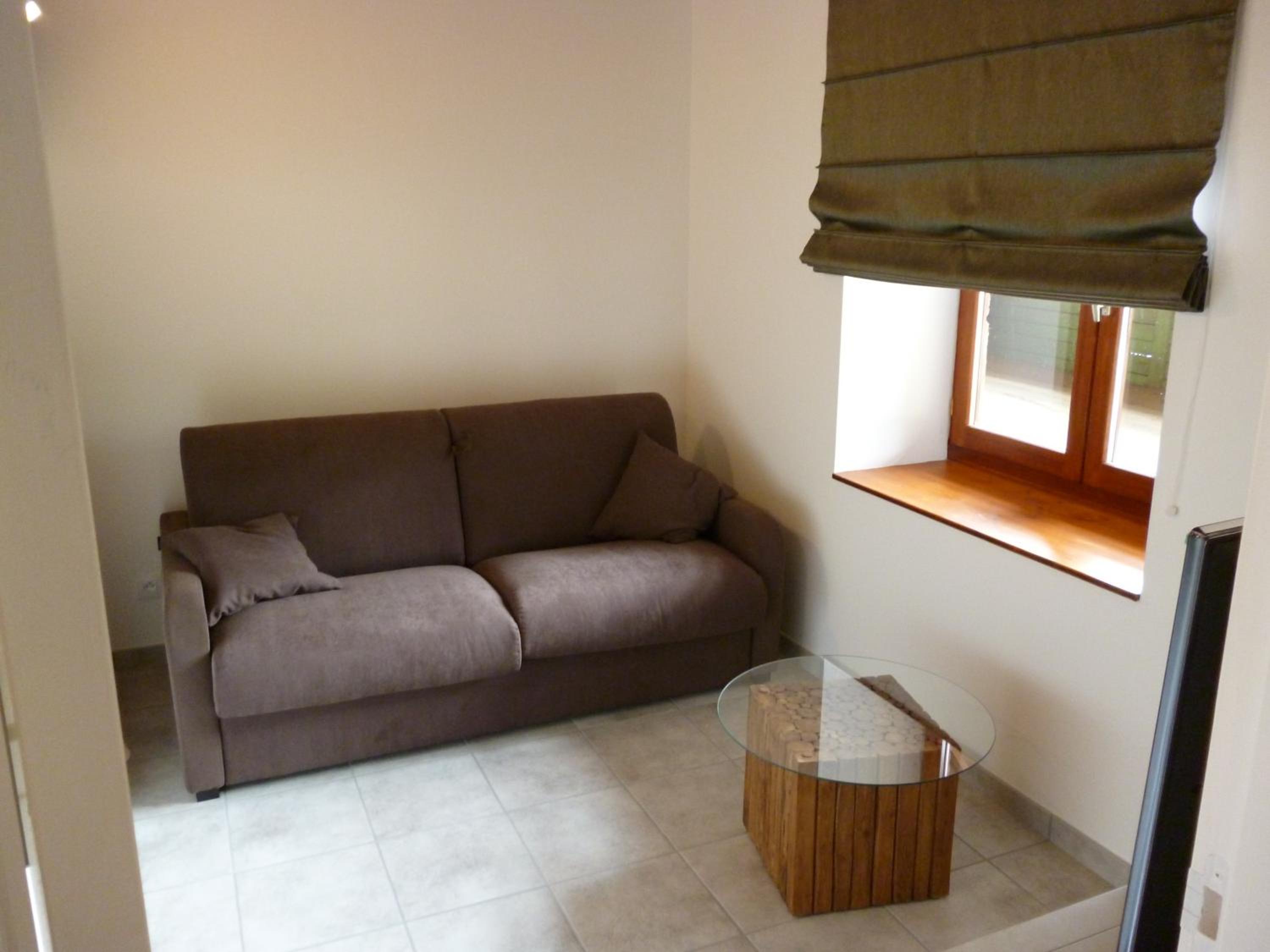 One-Bedroom House - Photo 5