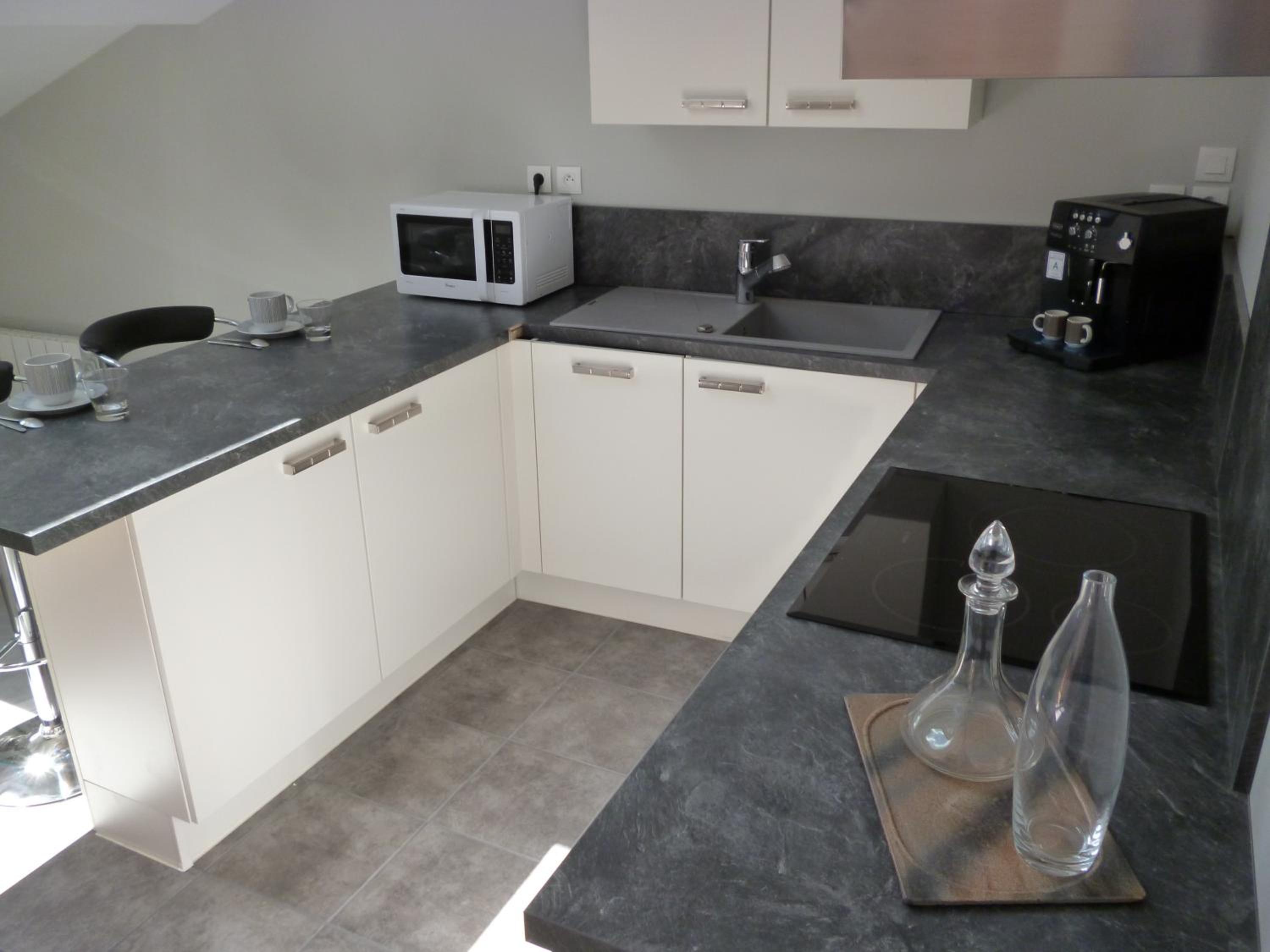 One-Bedroom House - Photo 6