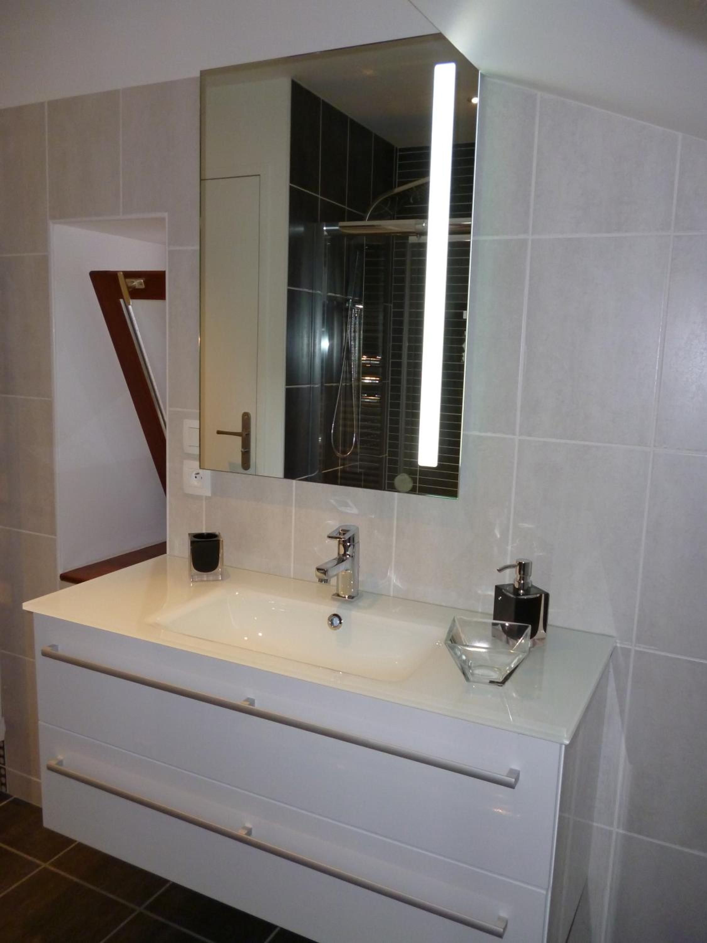 One-Bedroom House - Photo 7