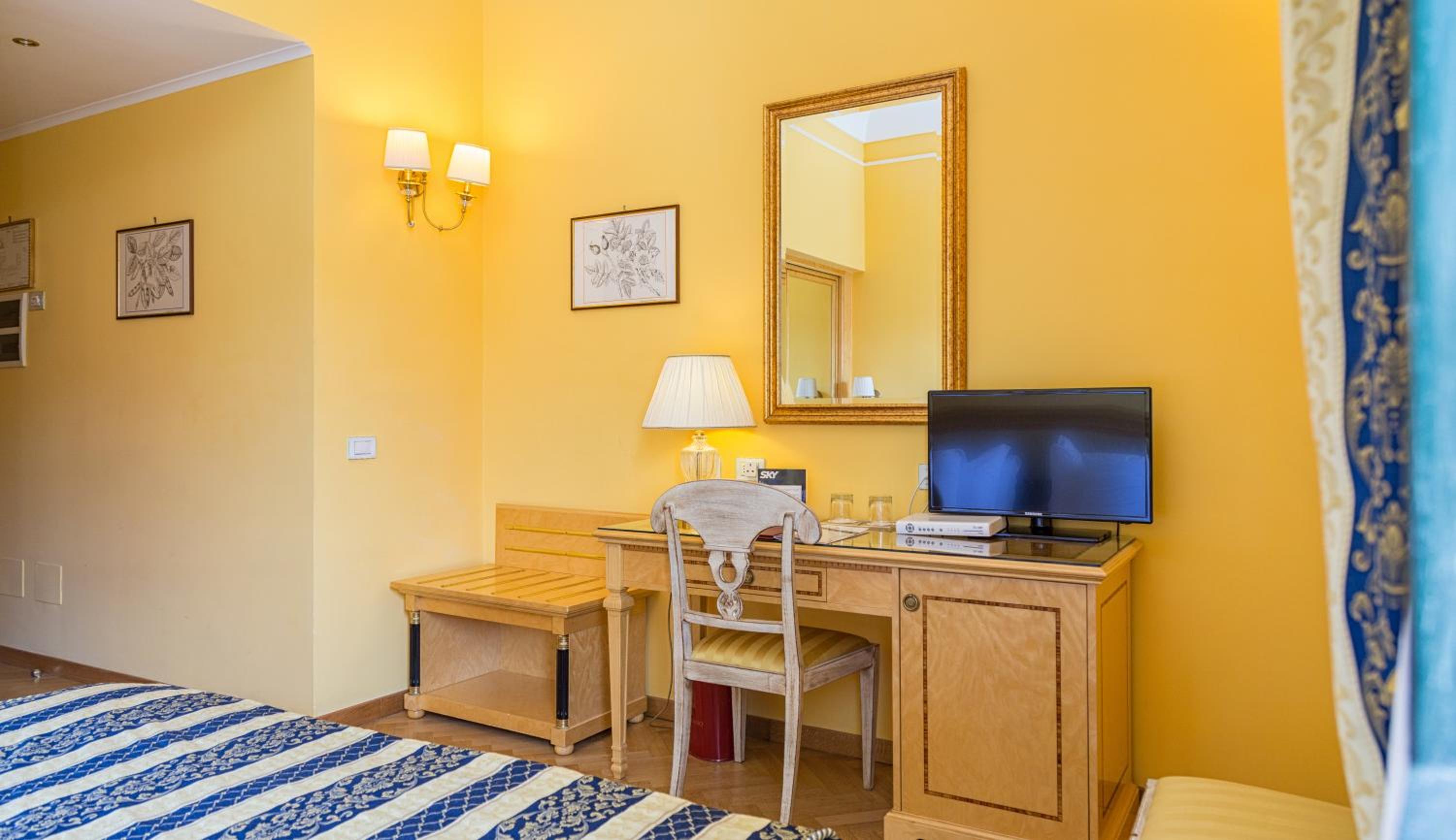 Standard Double Room - Photo 2