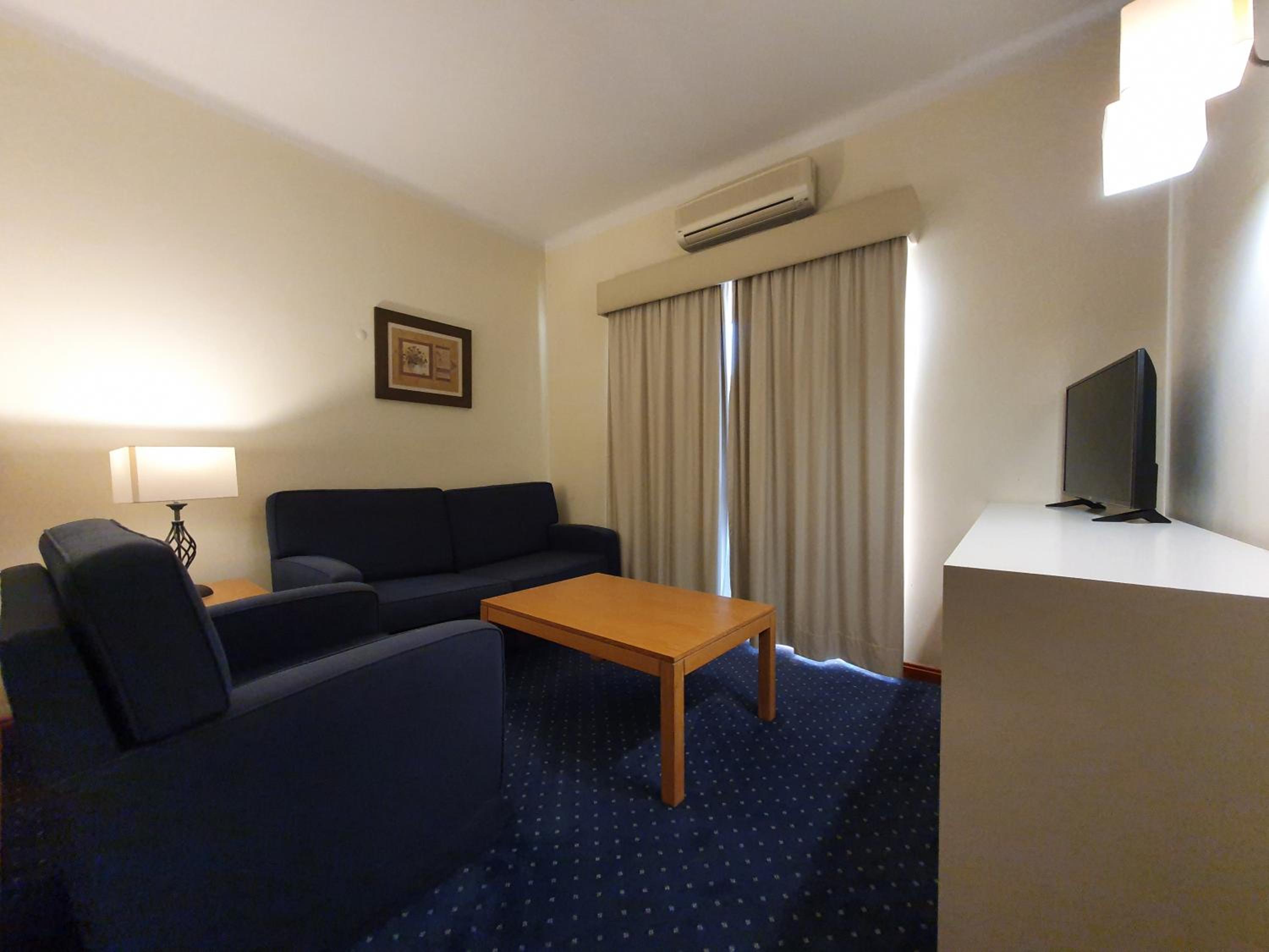 Suite - Photo 3