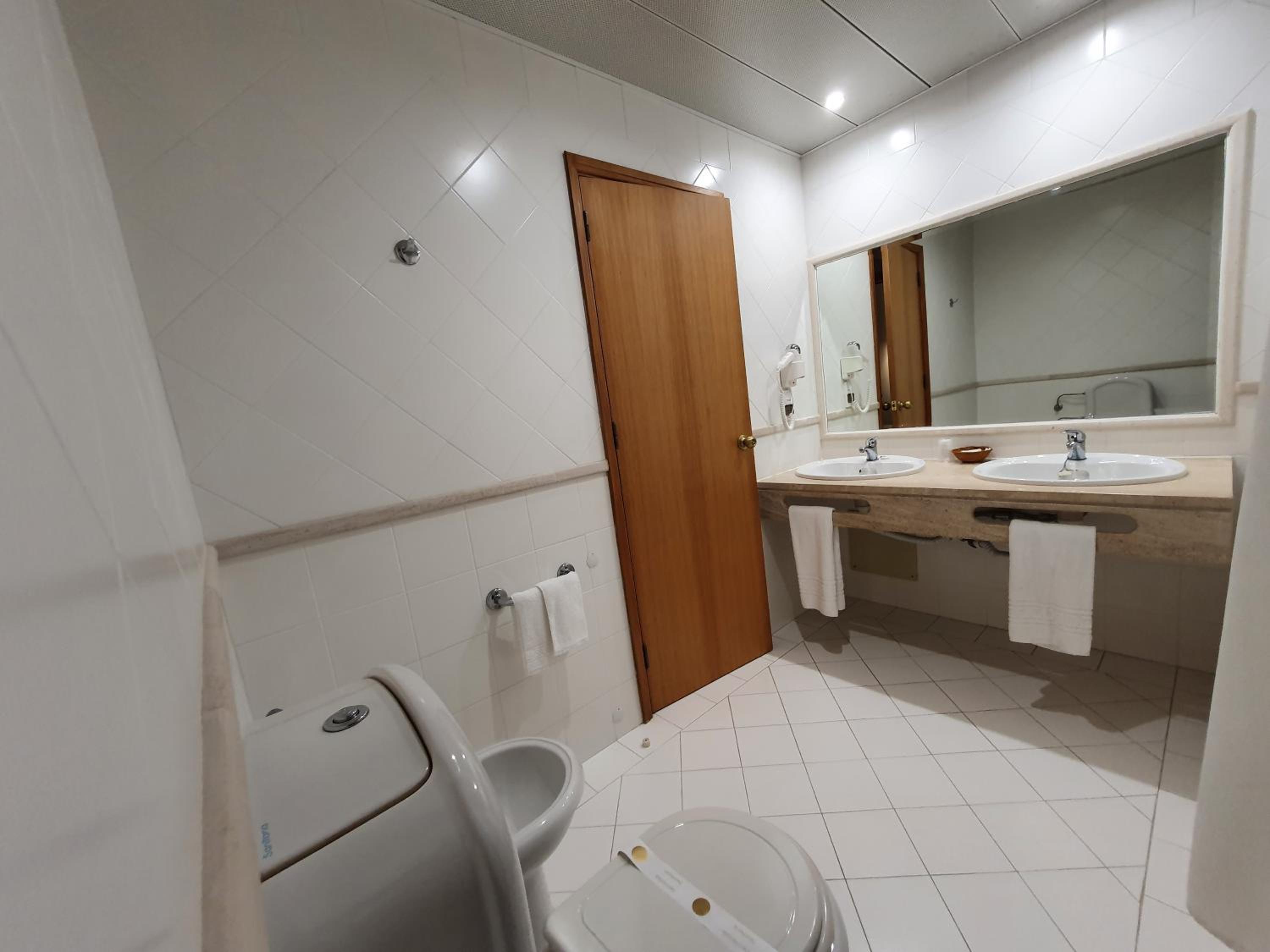 Suite - Photo 4