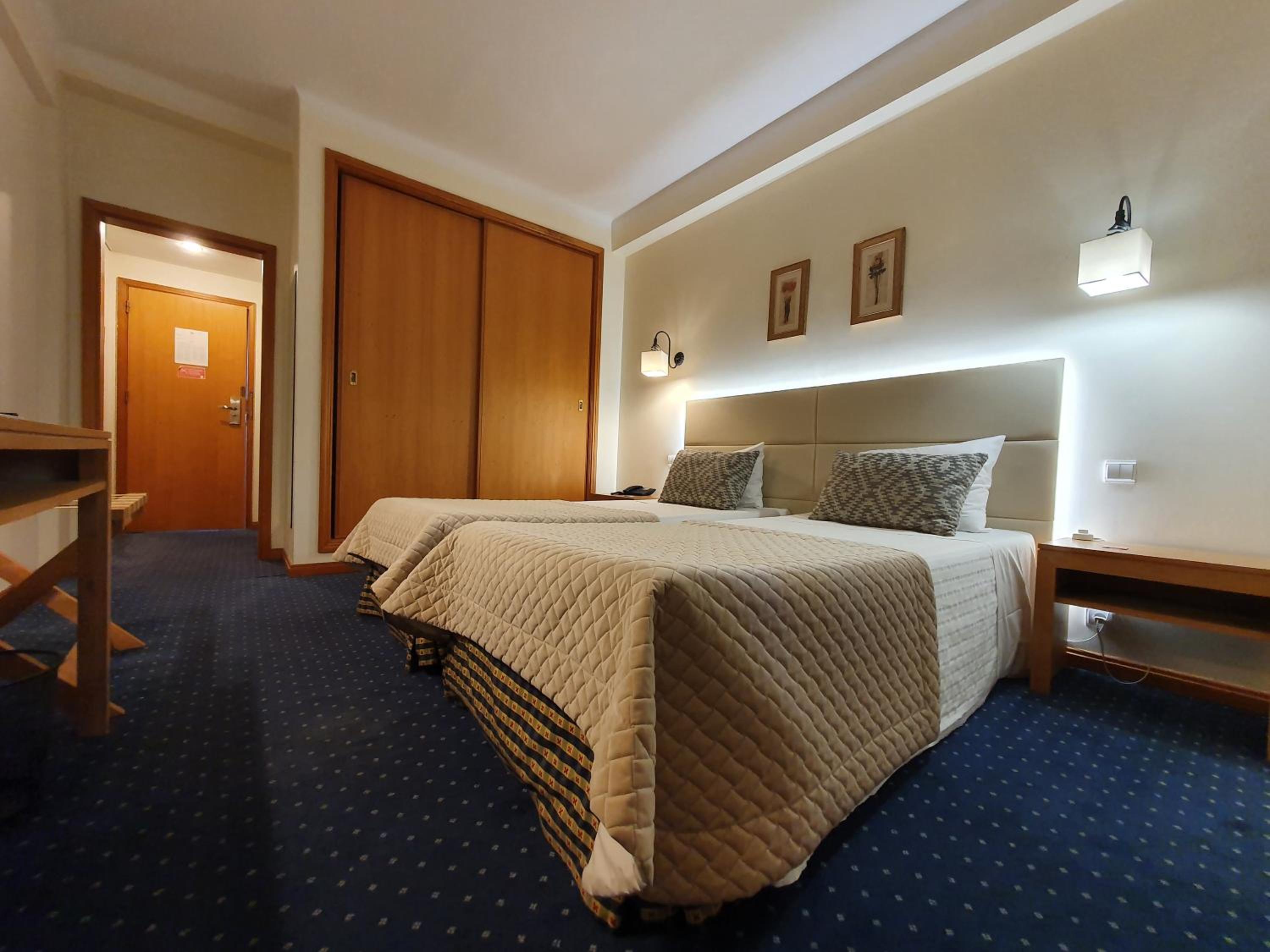 Double or Twin Room - Photo 2