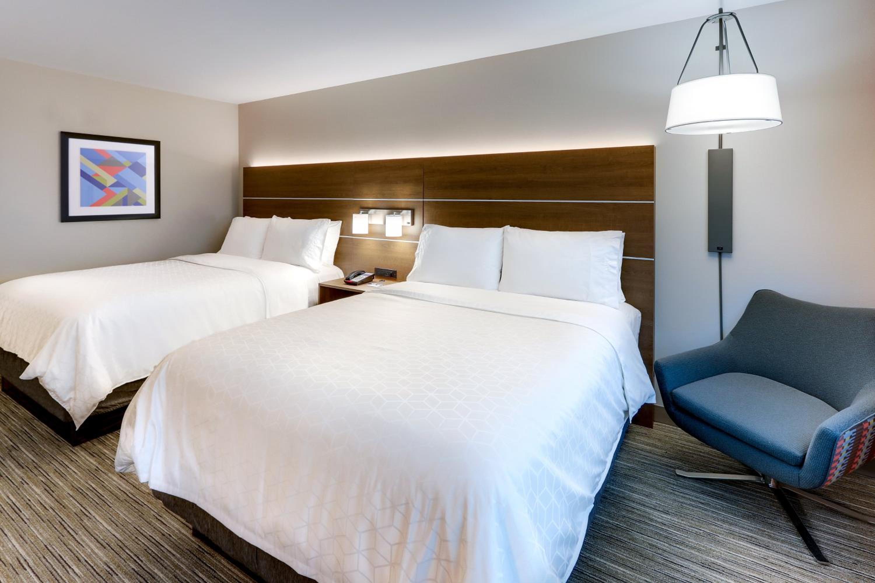 Suite - Mobility Access/Hearing Accessible - Photo 3
