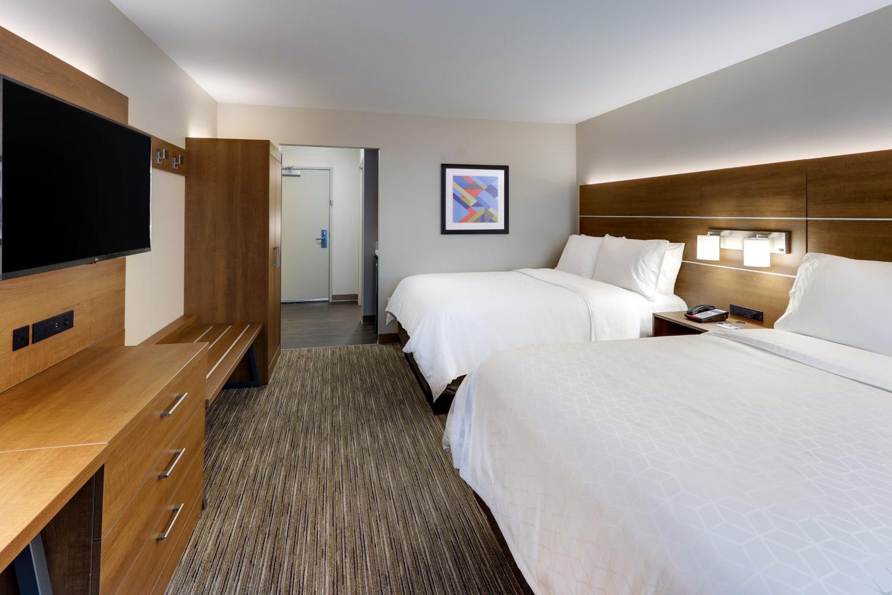 Queen Room with Two Queen Beds - Hearing Accessible/Non-Smoking