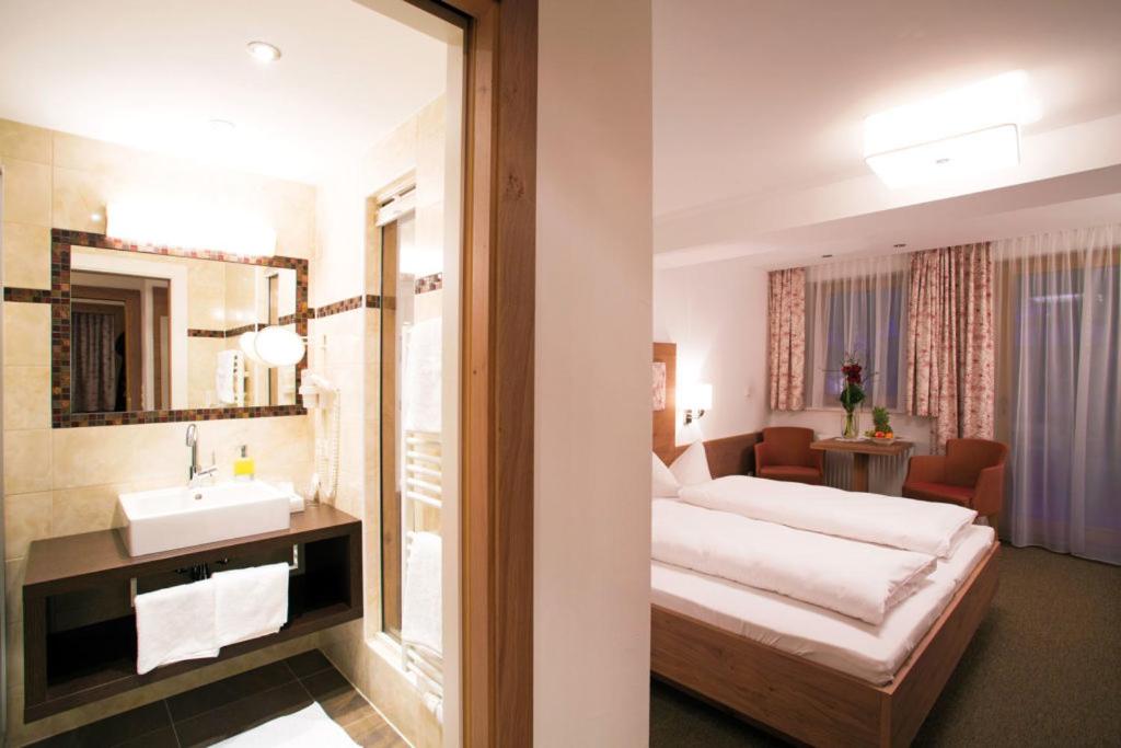 Double Room with Mountain View
