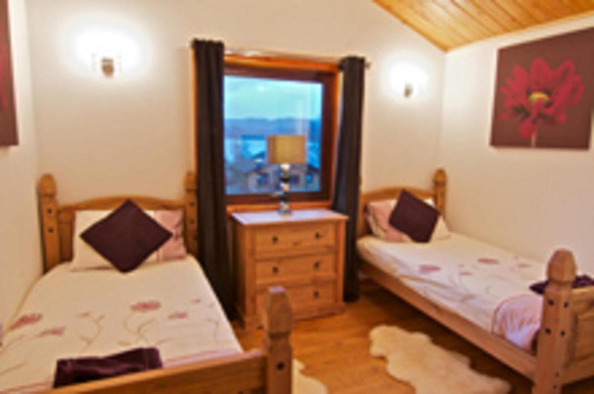 Luxury Chalet with Hot Tub photo 1